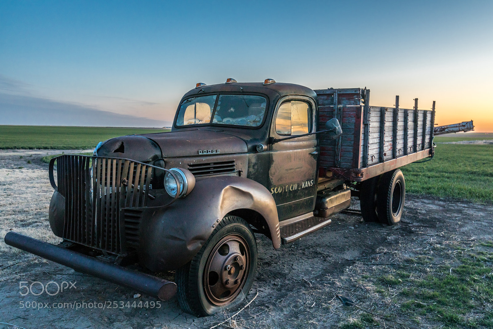 Canon EOS 5D Mark IV sample photo. Ol' dodge photography
