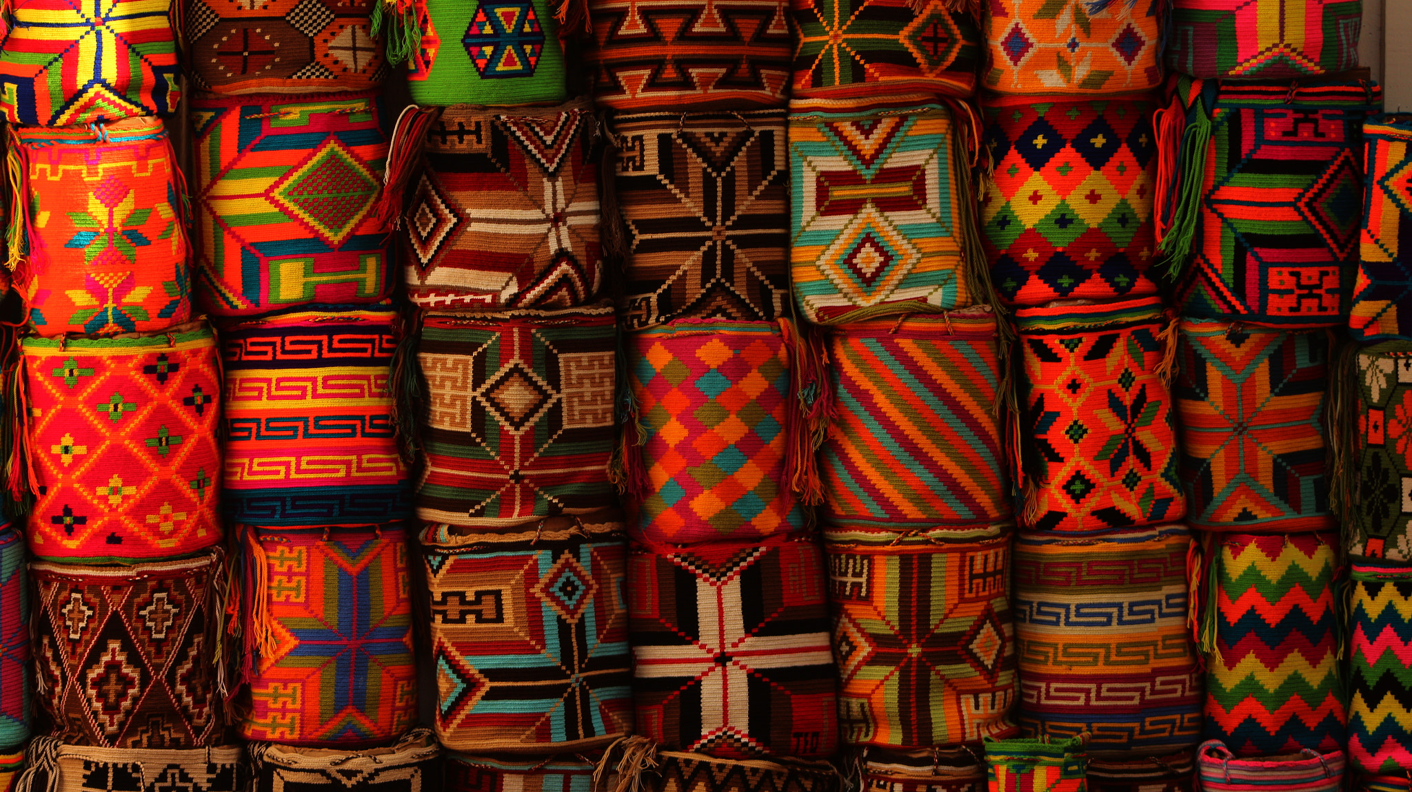 Canon EF 75-300mm f/4-5.6 sample photo. Cartagena's colors photography