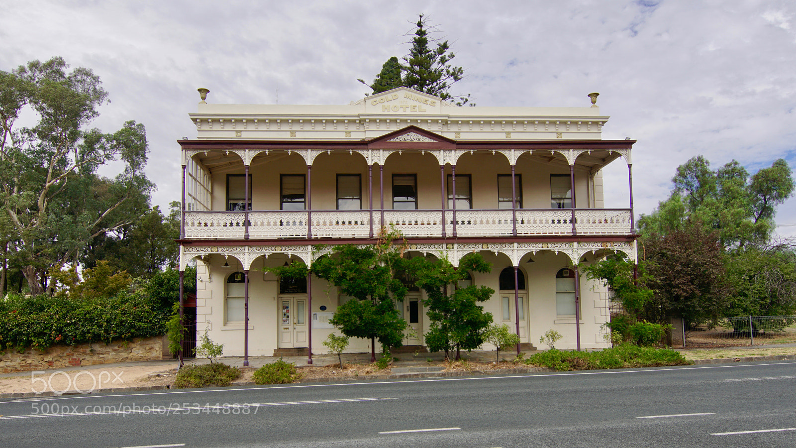 Sony a6500 sample photo. Gold mines hotel photography