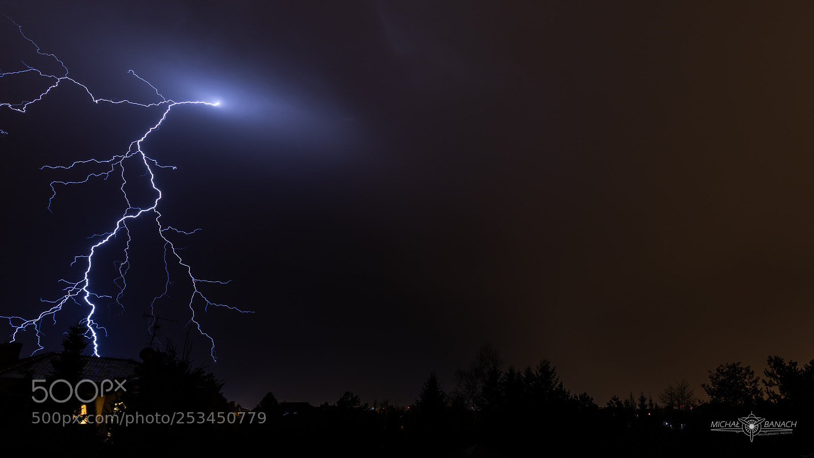 Canon EOS 5D Mark IV sample photo. Thunderstorm over poznań photography