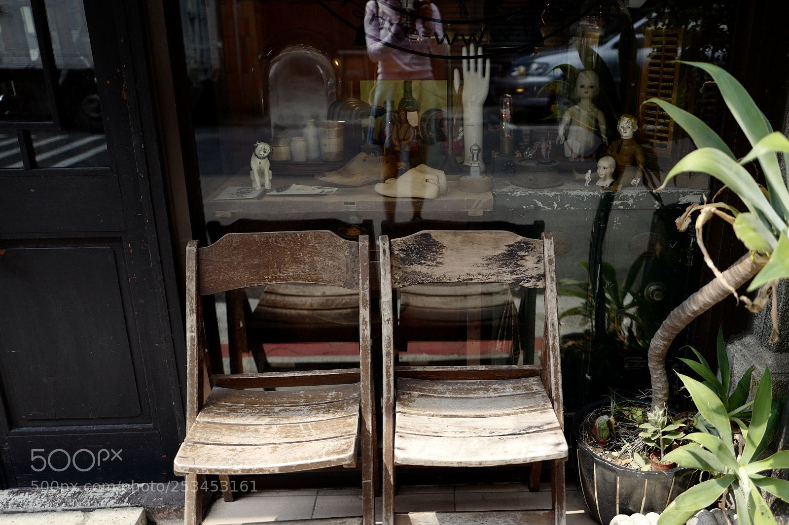 Leica Q (Typ 116) sample photo. 椅子 photography