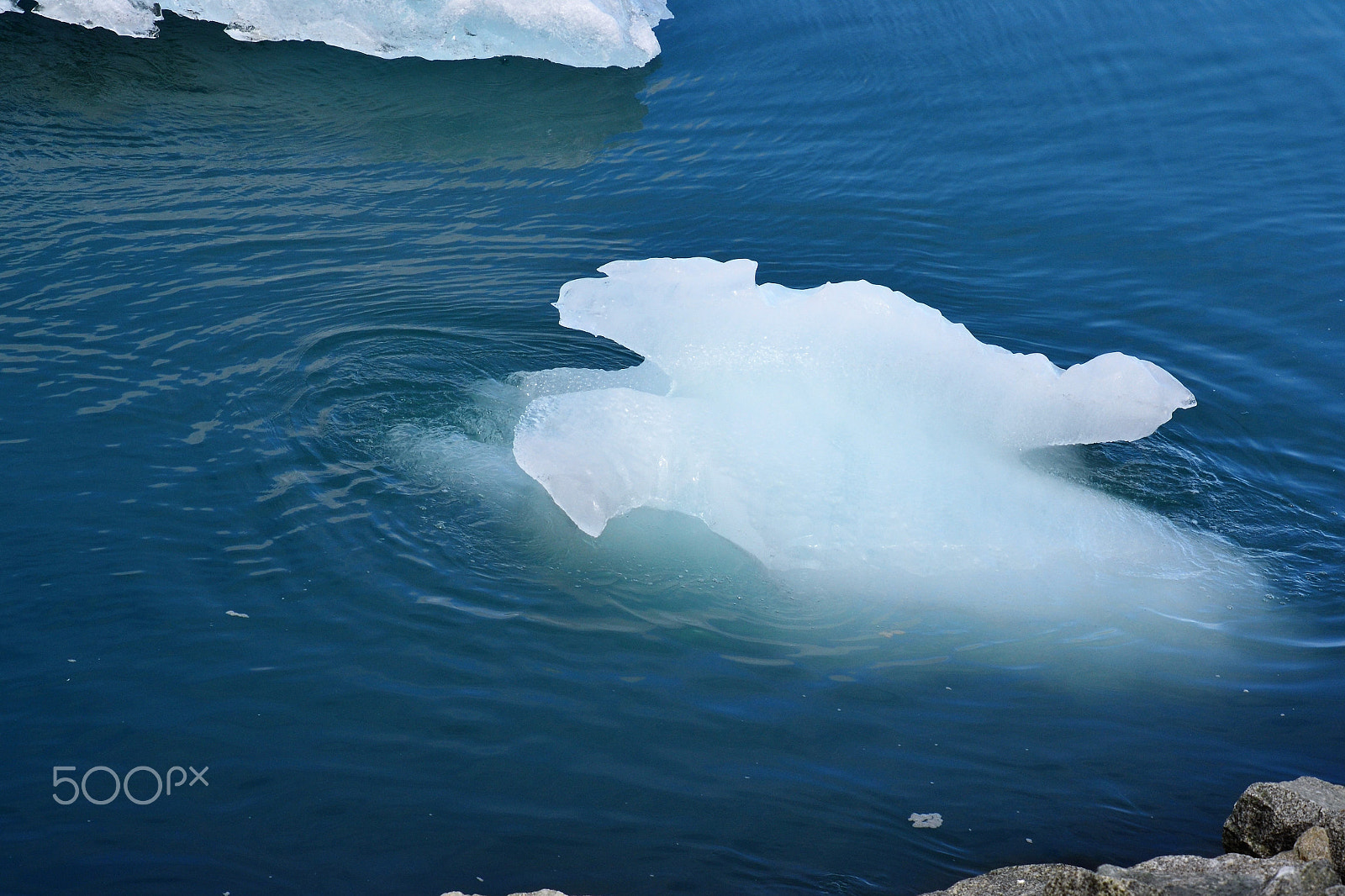 Nikon D3100 sample photo. Floating cold photography