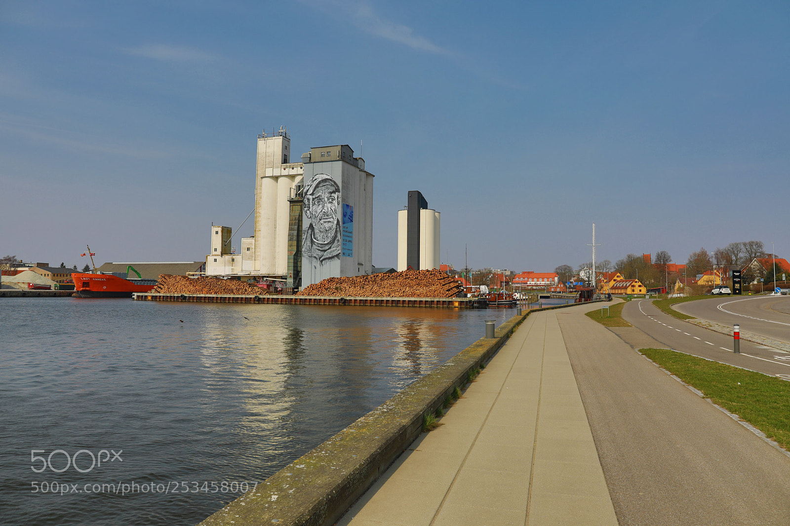 Canon EOS 5D Mark IV sample photo. The harbor hdr version photography