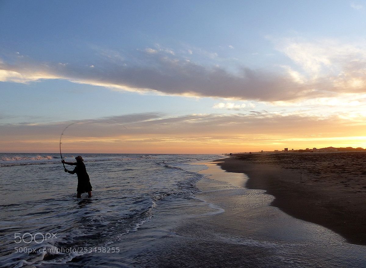 Panasonic Lumix DMC-FZ200 sample photo. Pescador... photography
