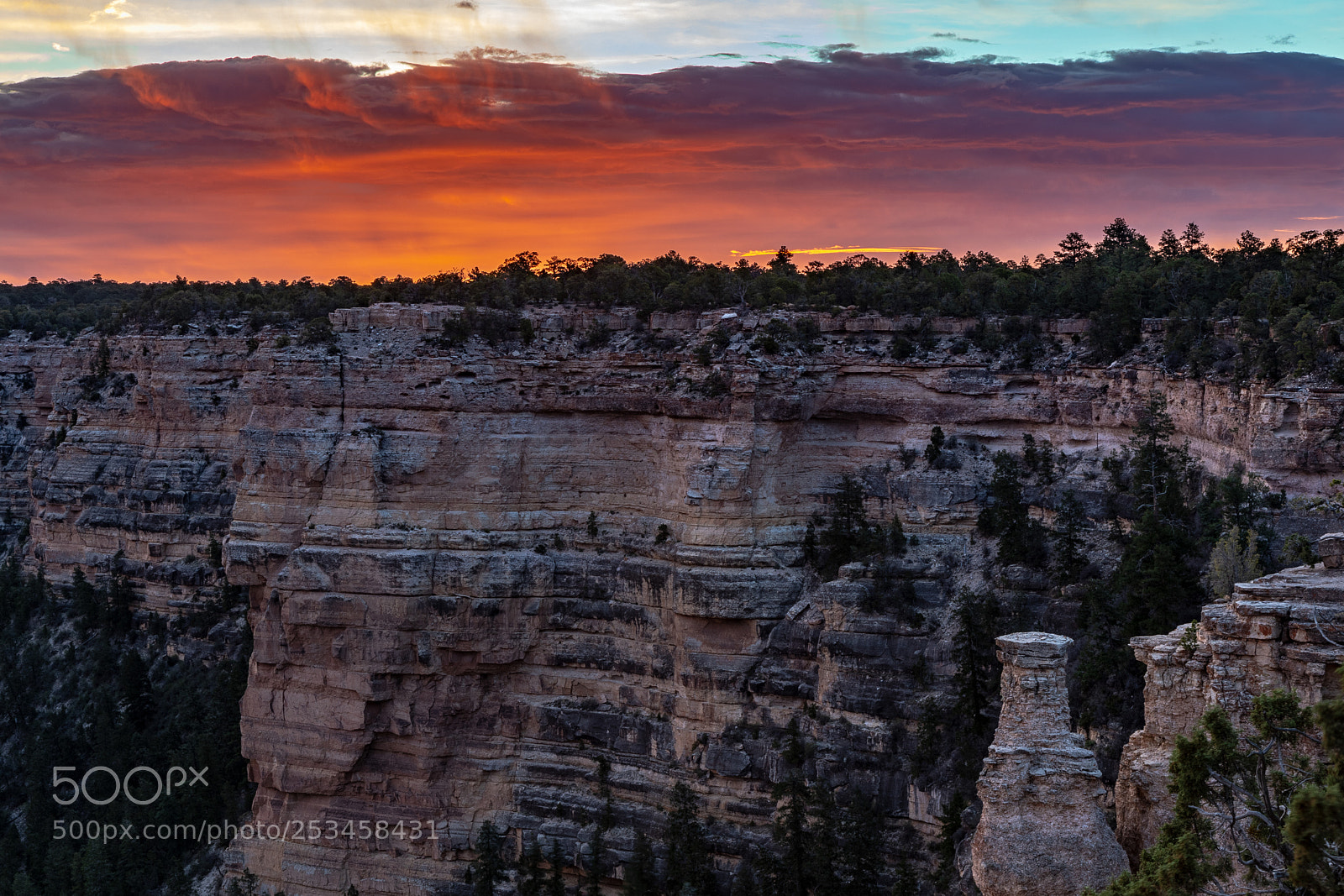 Canon EOS 5D Mark IV sample photo. Sunrise storm photography