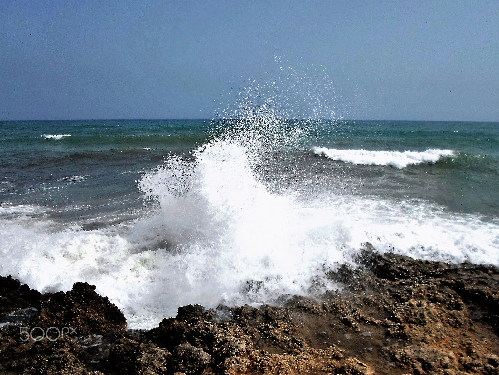 Samsung ST66 / ST68 sample photo. Breaking waves photography