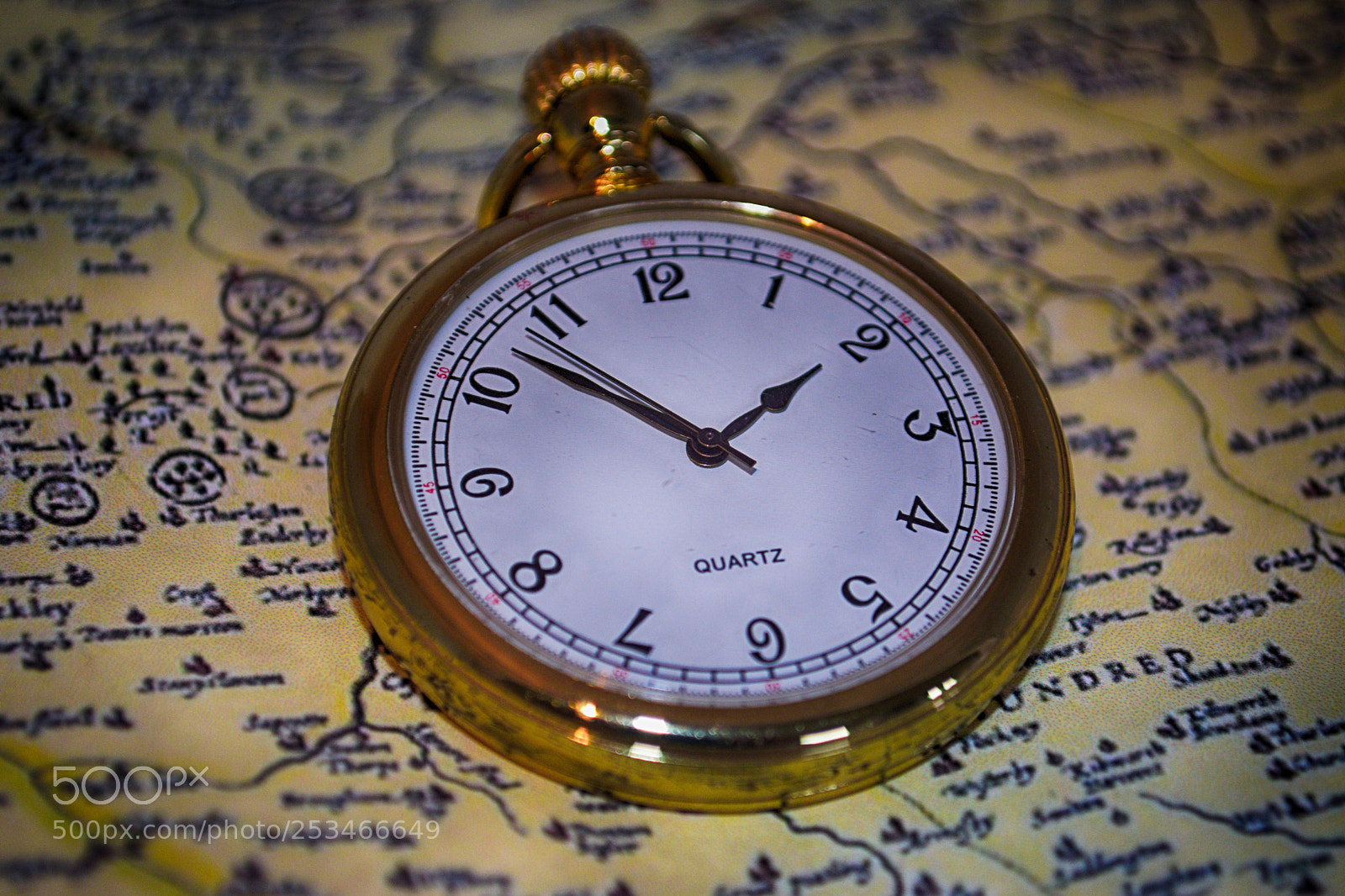 Nikon D3300 sample photo. Balenced clock photography