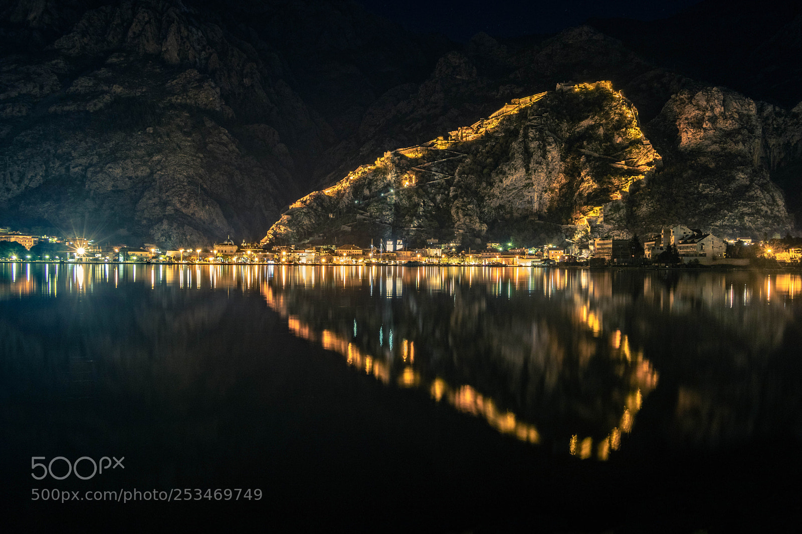Canon EOS 760D (EOS Rebel T6s / EOS 8000D) sample photo. Kotor city heart photography