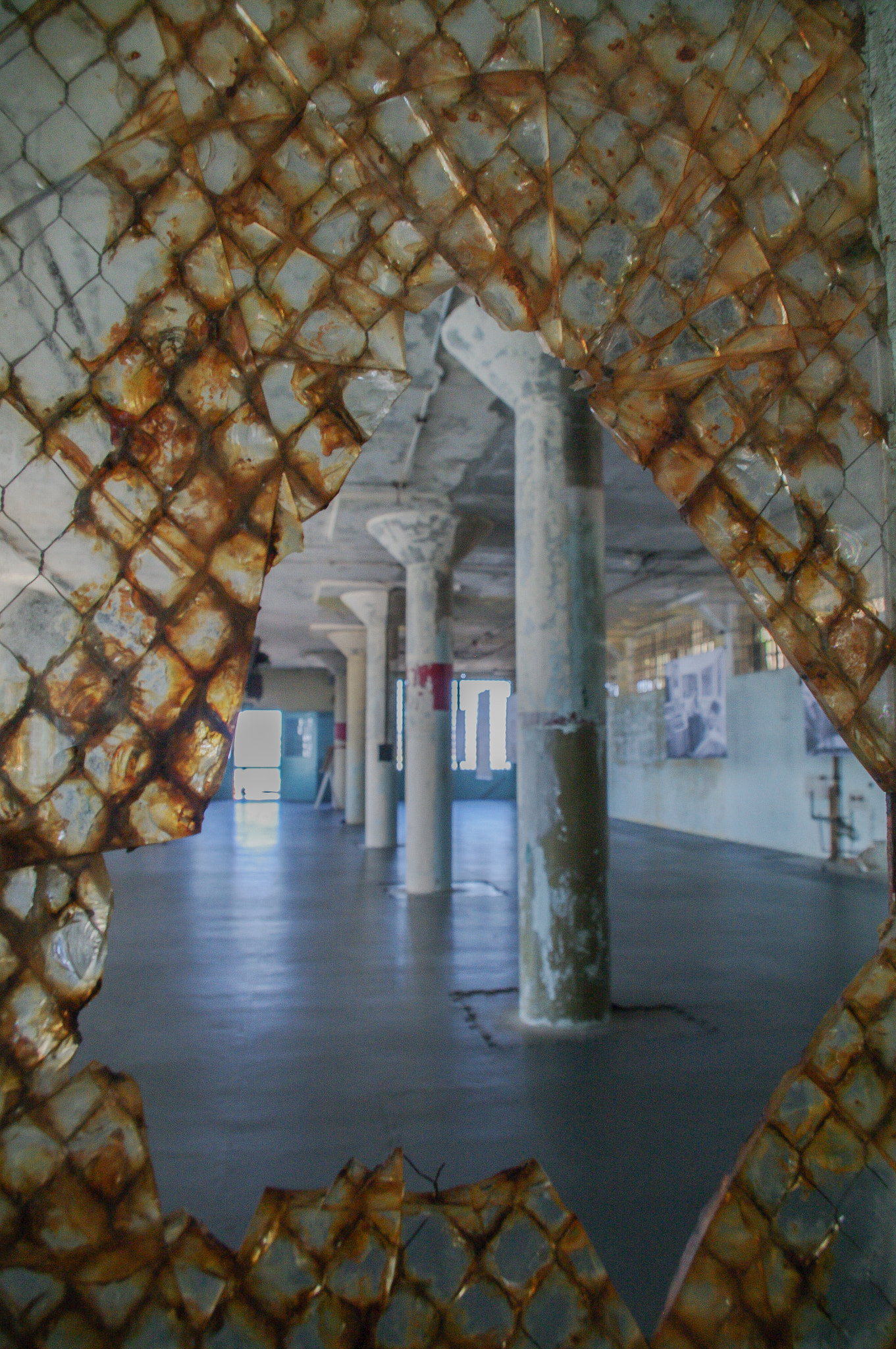 Pentax K-7 sample photo. Abandoned photography