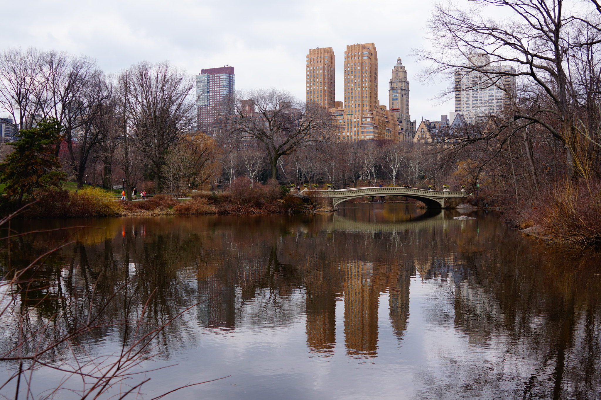 Sony FE 24-240mm F3.5-6.3 OSS sample photo. Bow bridge / central park photography