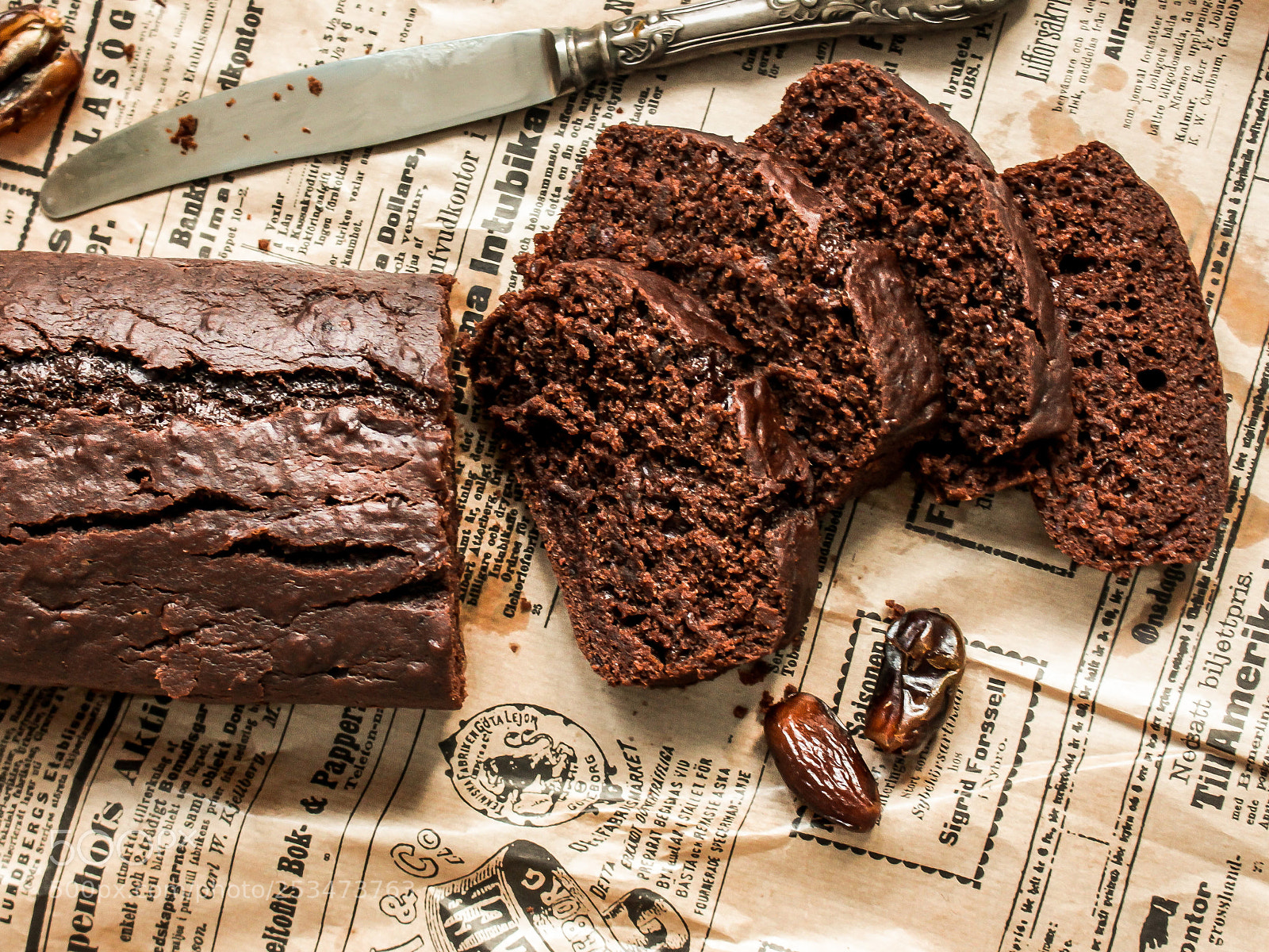 Canon EOS 60D sample photo. Chocolate cake with dates photography