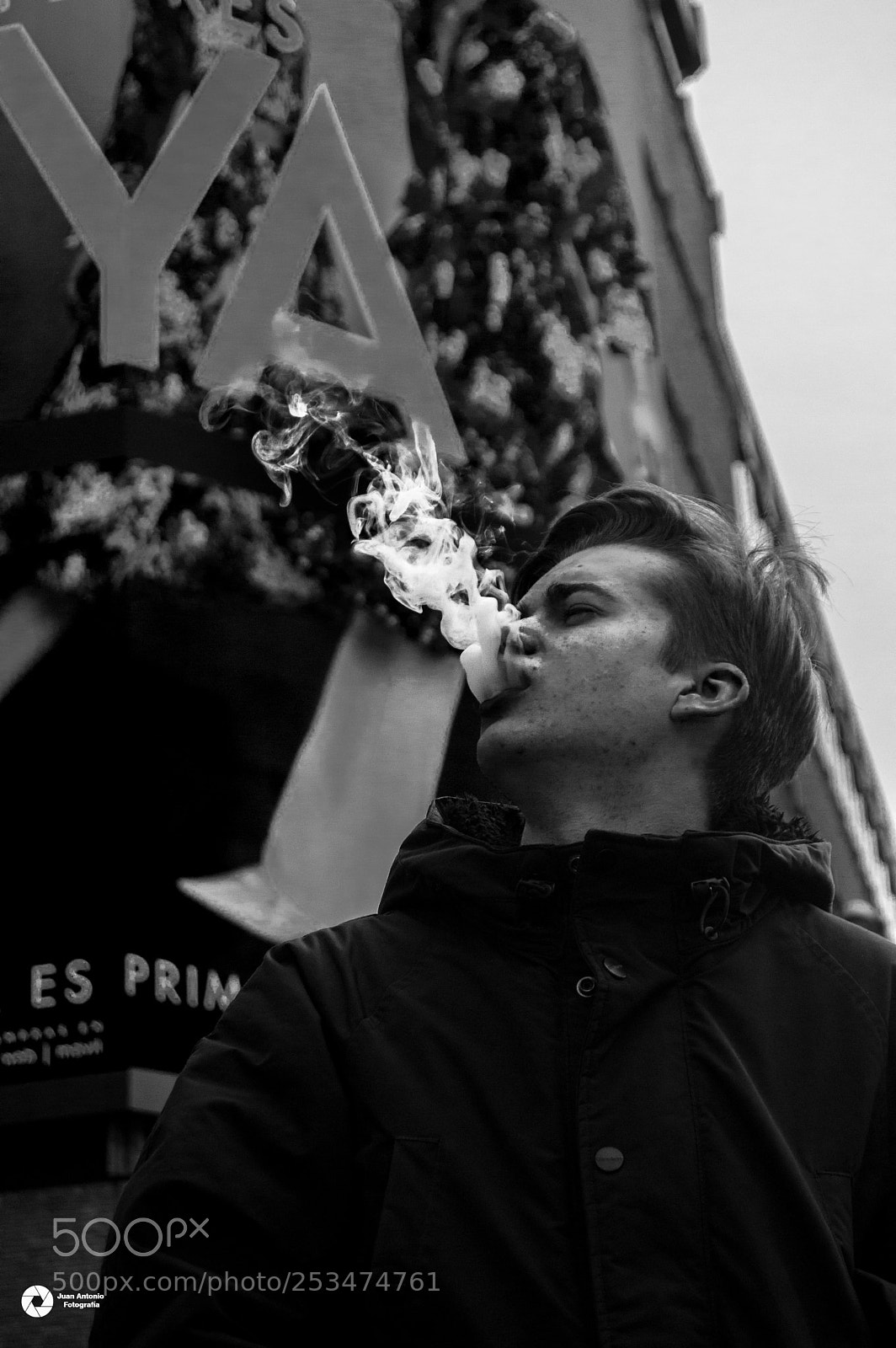 Nikon D3200 sample photo. Vape photography