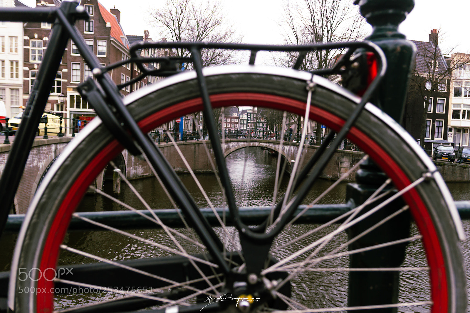 Canon EOS 600D (Rebel EOS T3i / EOS Kiss X5) sample photo. Bike canal photography