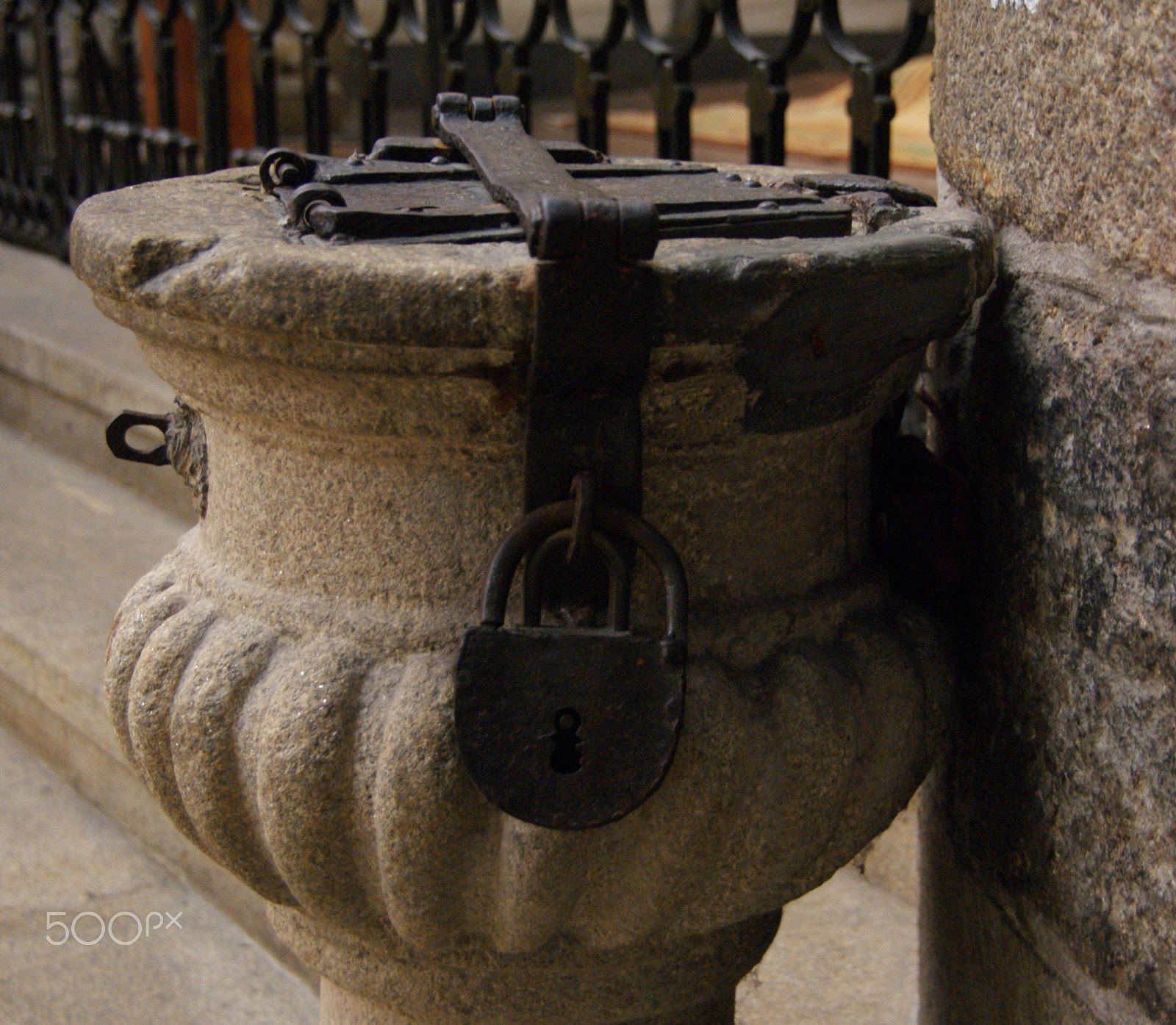 Sony DT 18-250mm F3.5-6.3 sample photo. Hucha tradicional photography