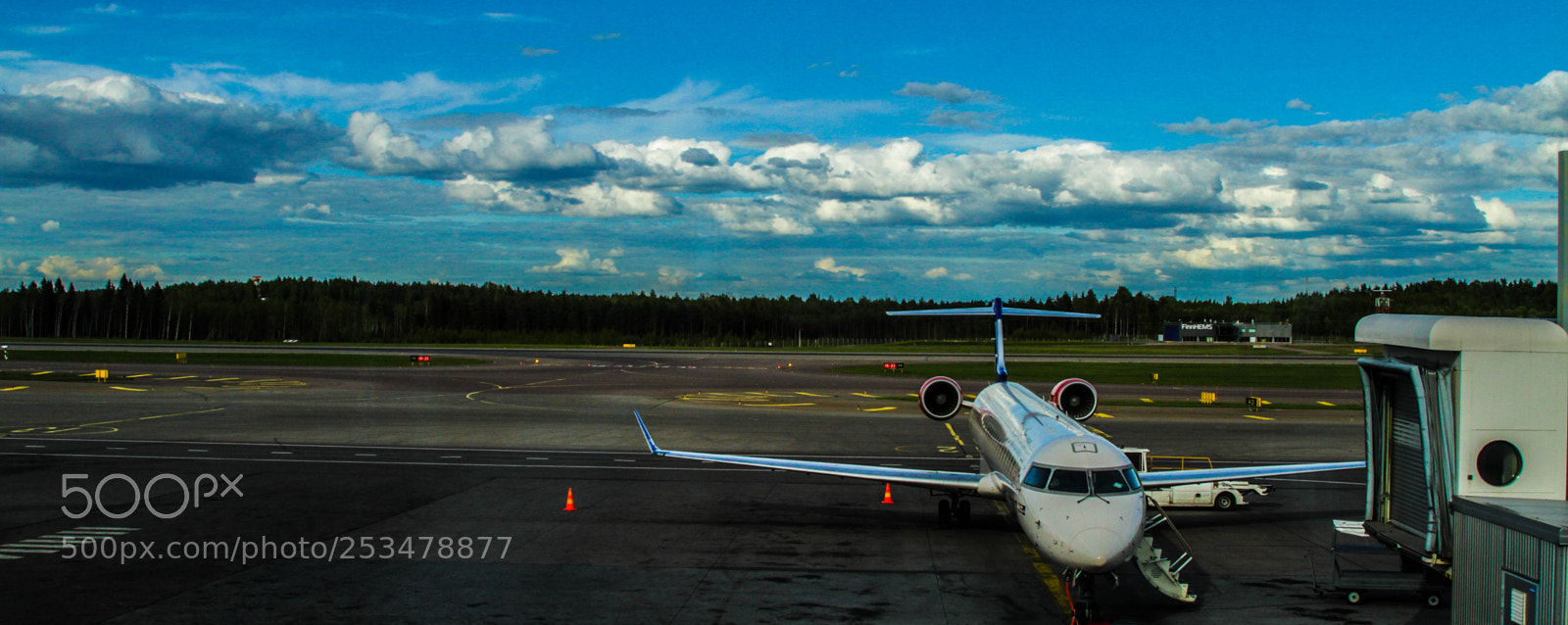 Canon EOS 7D sample photo. Airplane and landscape photography