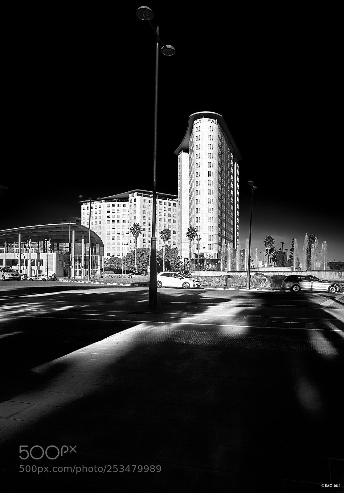 Olympus OM-D E-M1 Mark II sample photo. Architecture b&w photography