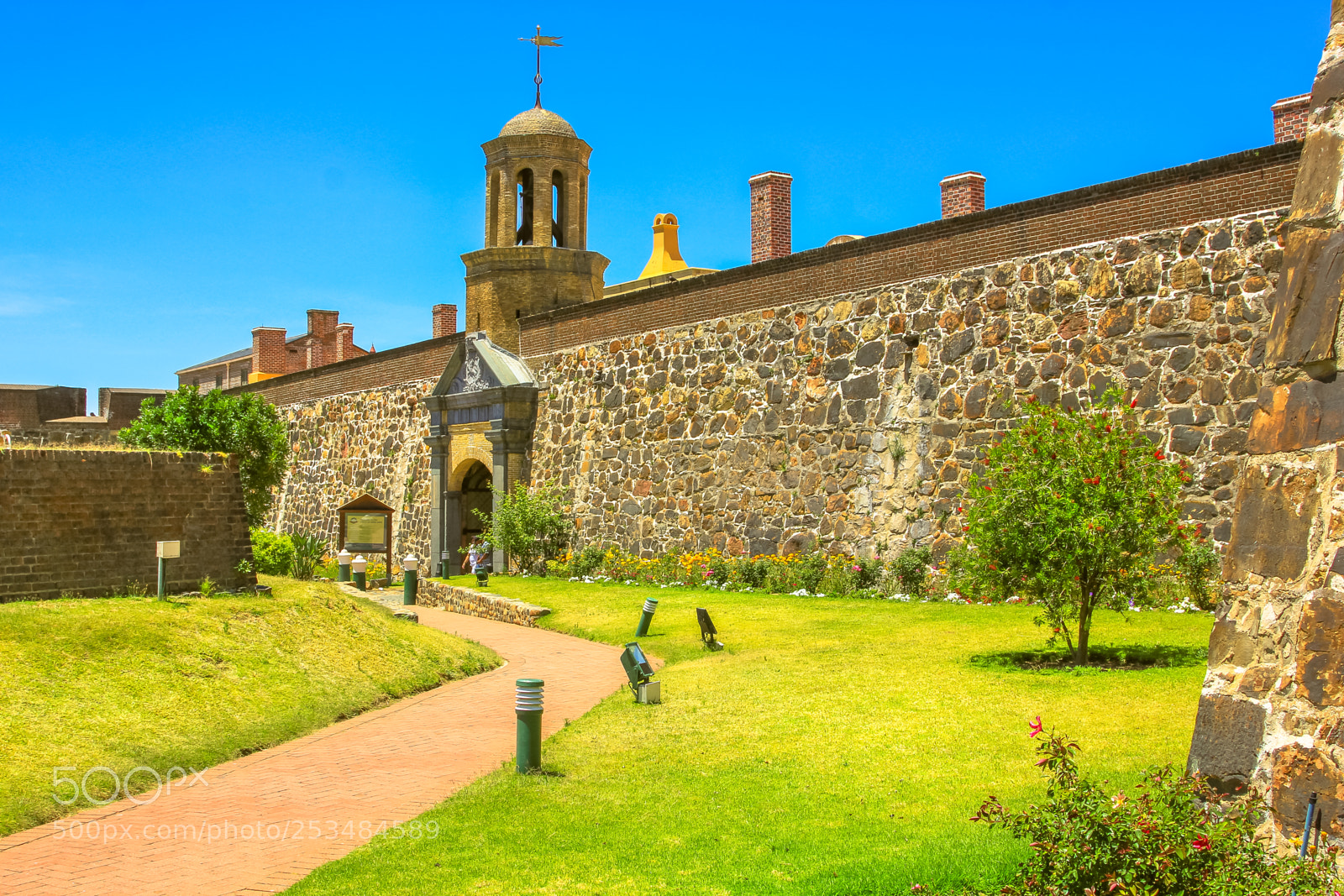 Canon EOS 550D (EOS Rebel T2i / EOS Kiss X4) sample photo. Castle of good hope photography