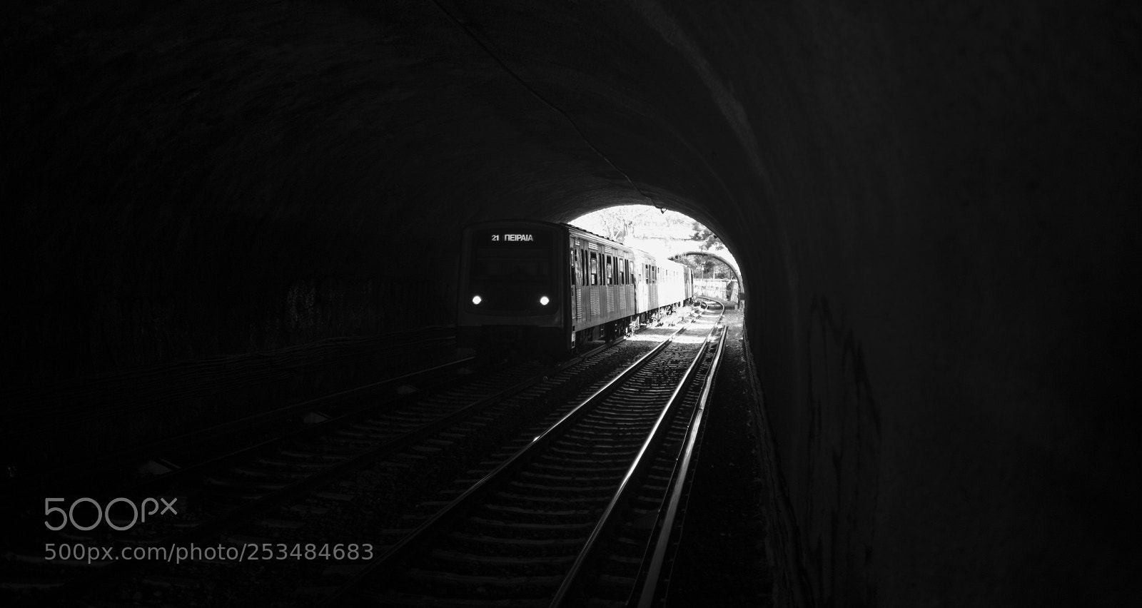 Nikon D700 sample photo. Incoming train photography