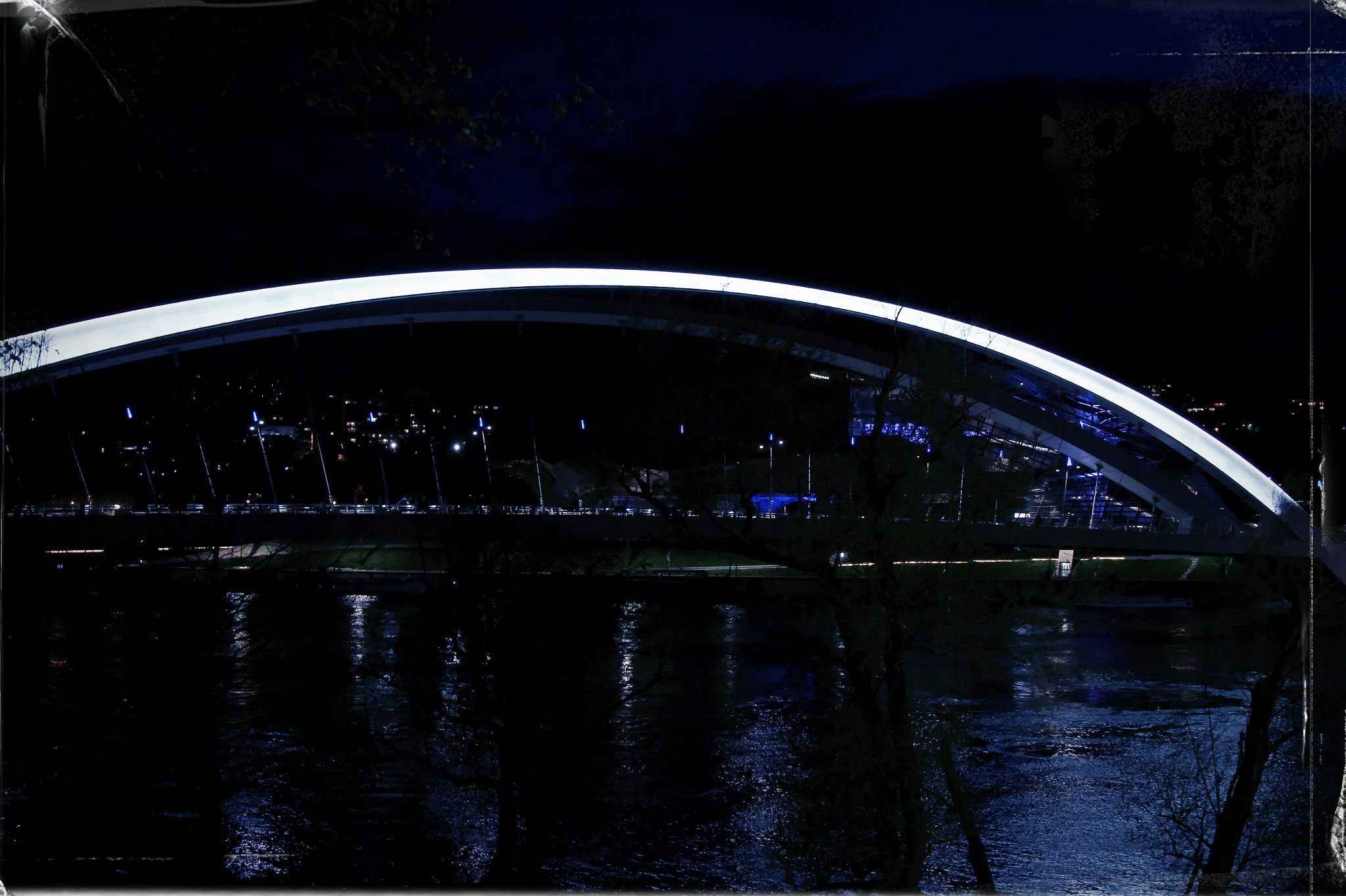 Canon EOS 7D sample photo. Night photography