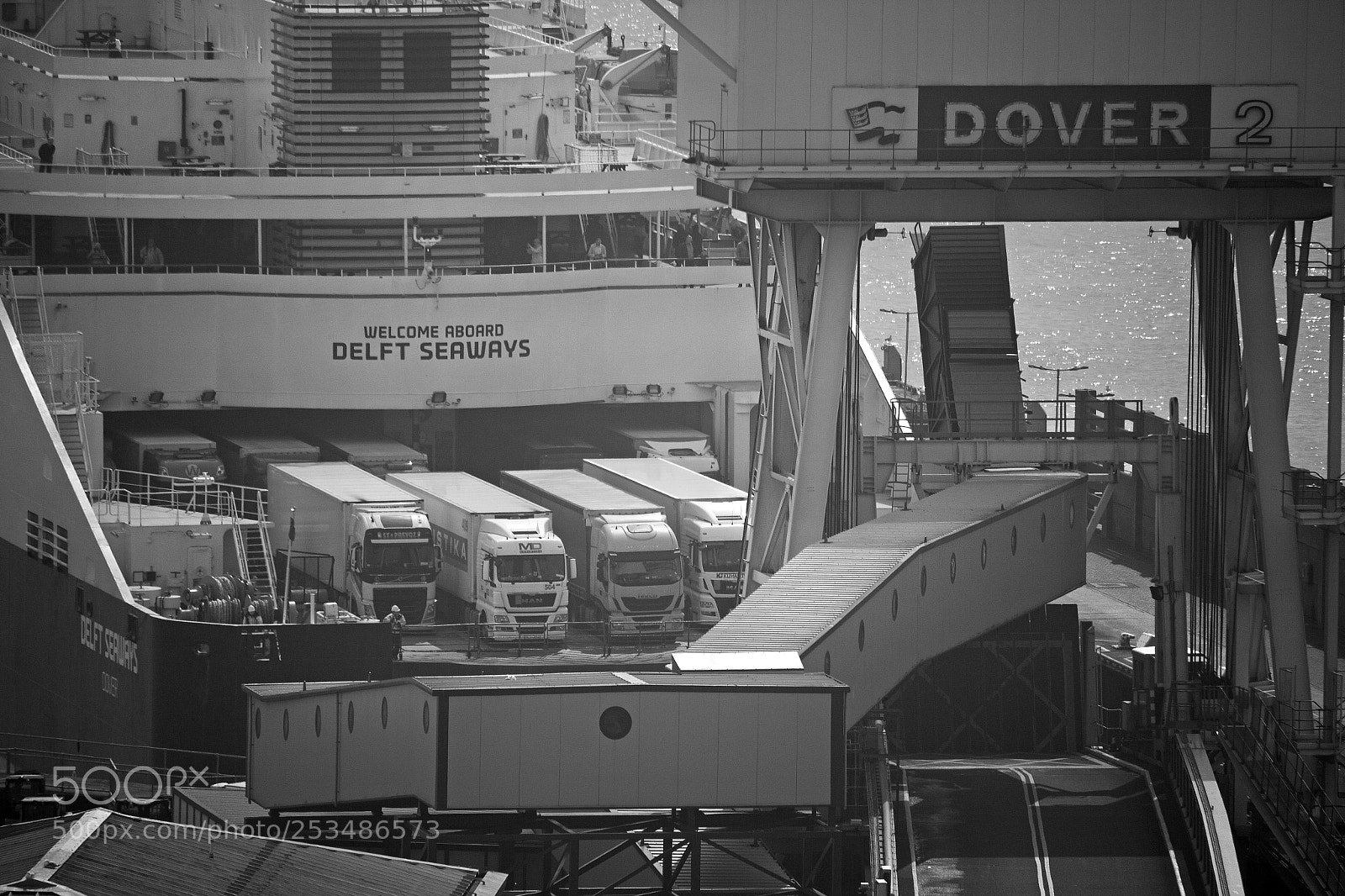 Canon EOS 650D (EOS Rebel T4i / EOS Kiss X6i) sample photo. Ready to disembark photography