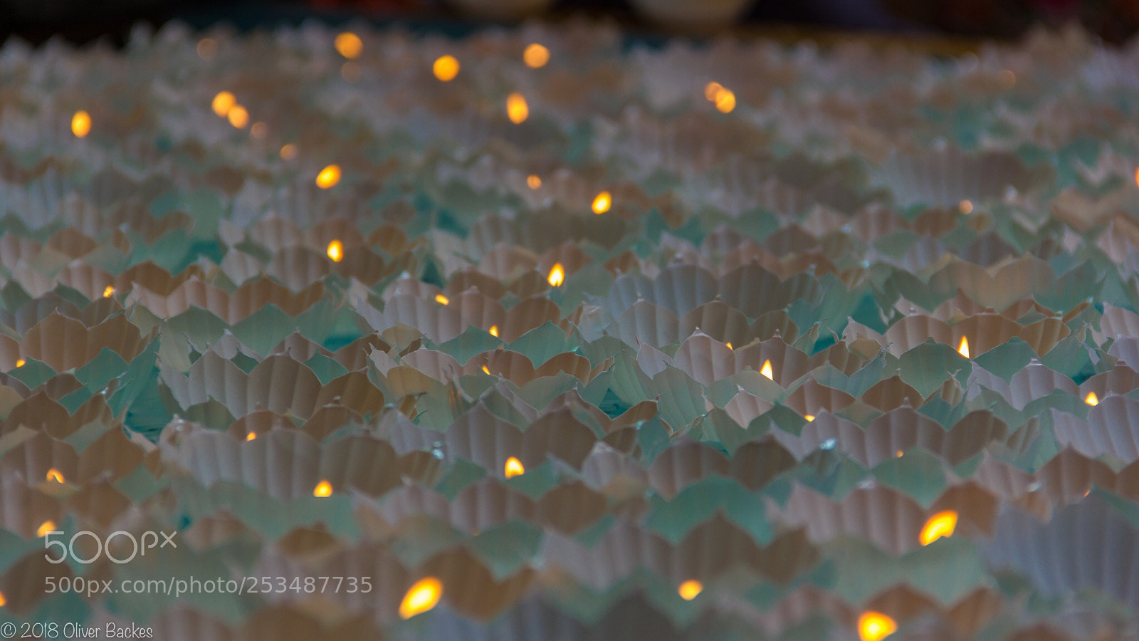 Canon EOS 550D (EOS Rebel T2i / EOS Kiss X4) sample photo. Candles for a prayer photography