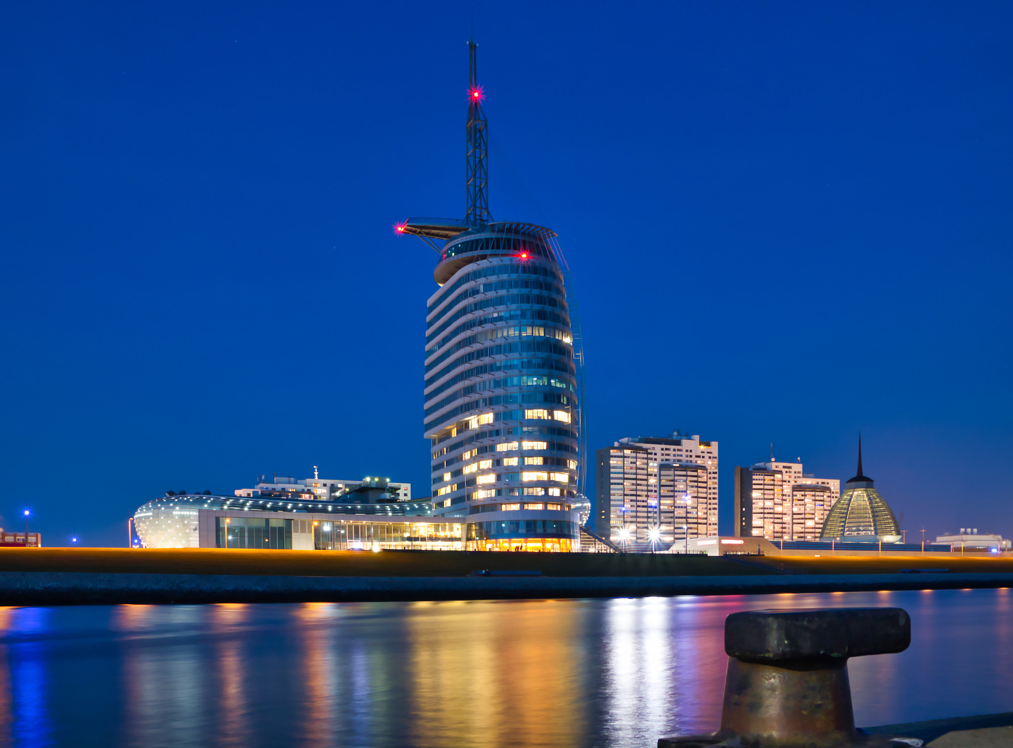Canon EF-S 17-55mm F2.8 IS USM sample photo. Bremerhaven photography