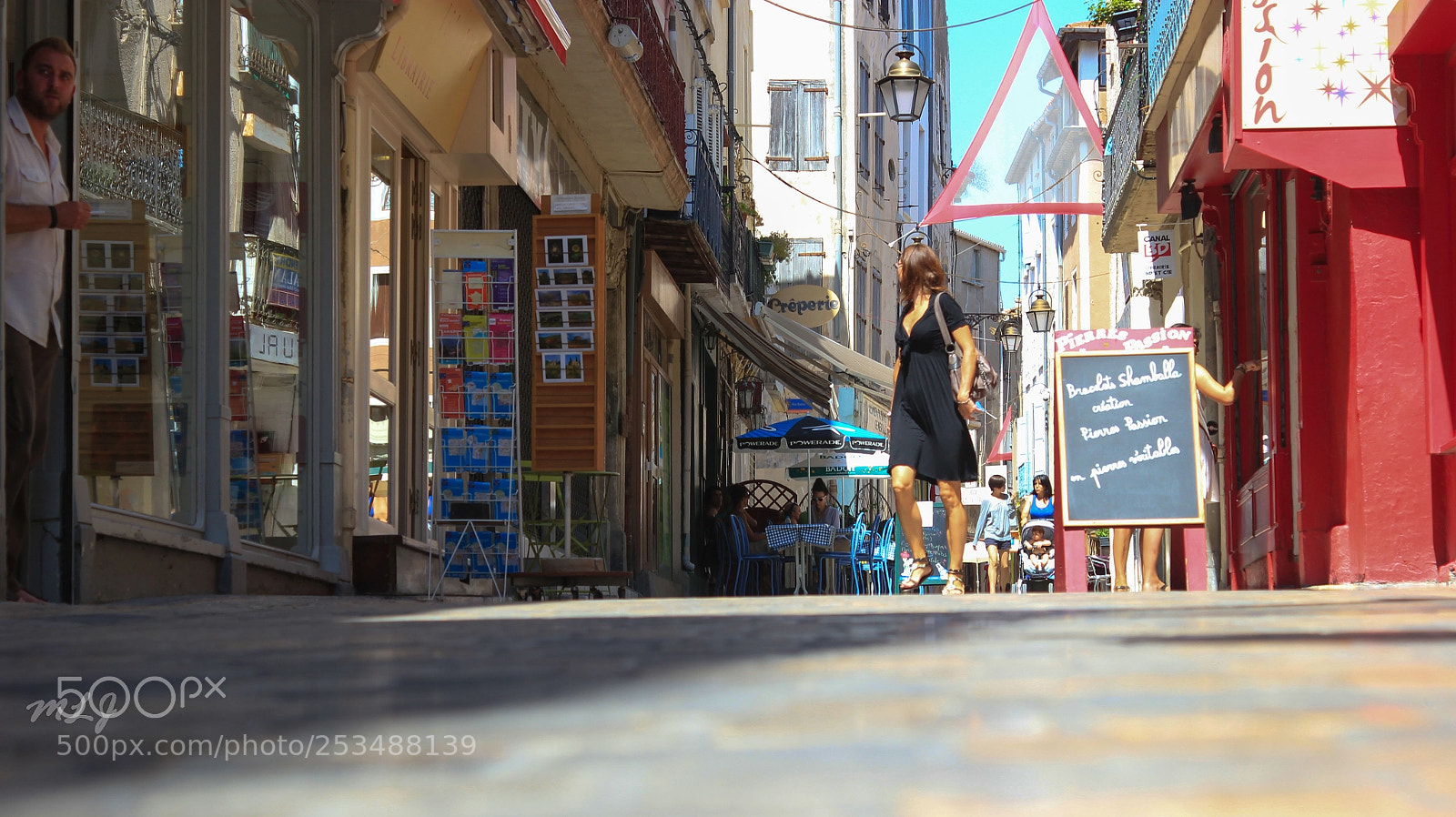 Canon EOS 550D (EOS Rebel T2i / EOS Kiss X4) sample photo. Woman in narbonne photography