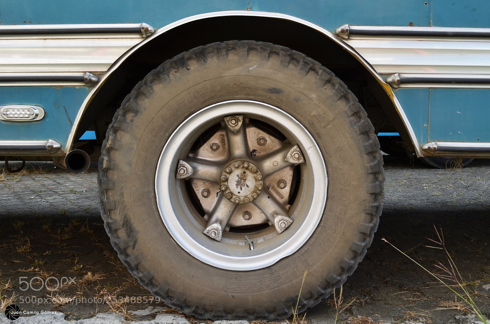 Nikon D5100 sample photo. Old tire photography