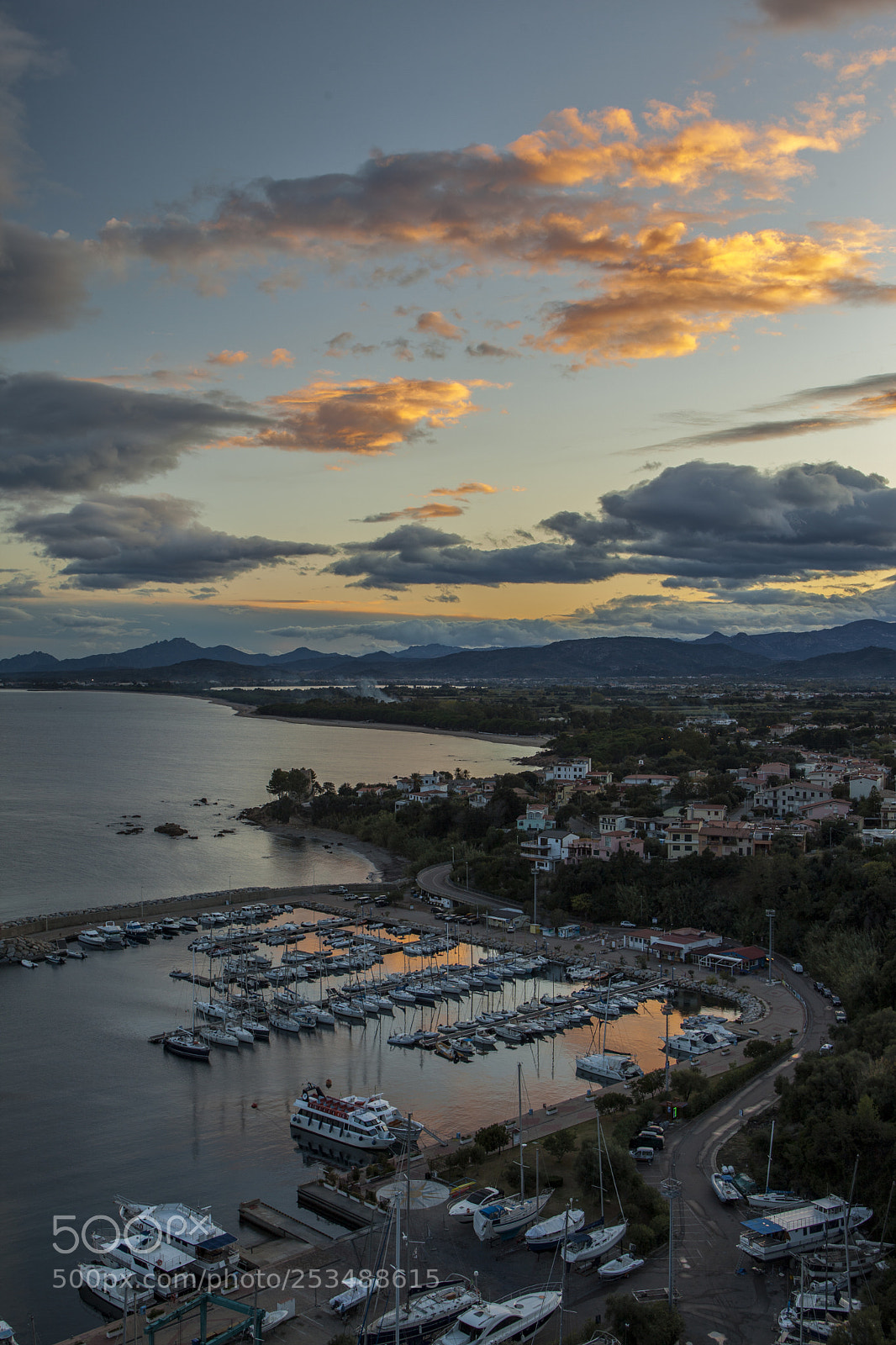 Canon EOS 5D Mark II sample photo. Tourist port photography