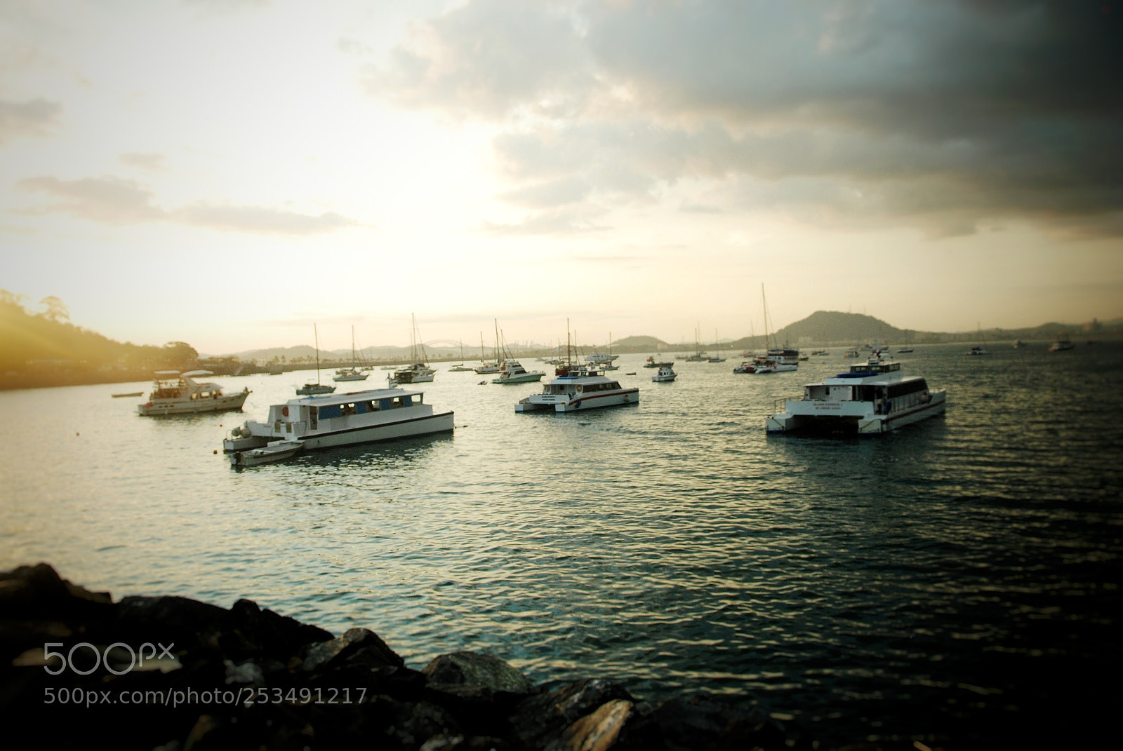 Nikon D80 sample photo. From light to darkness photography