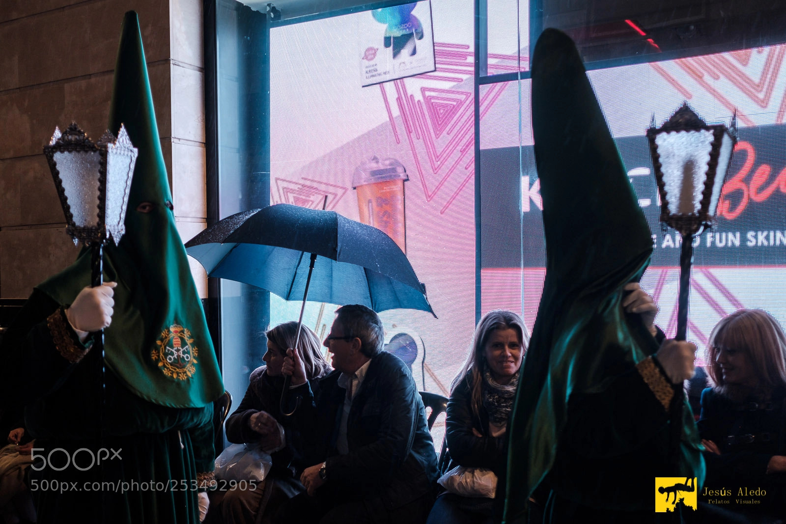 Fujifilm X-Pro2 sample photo. "smiling in the rain" photography