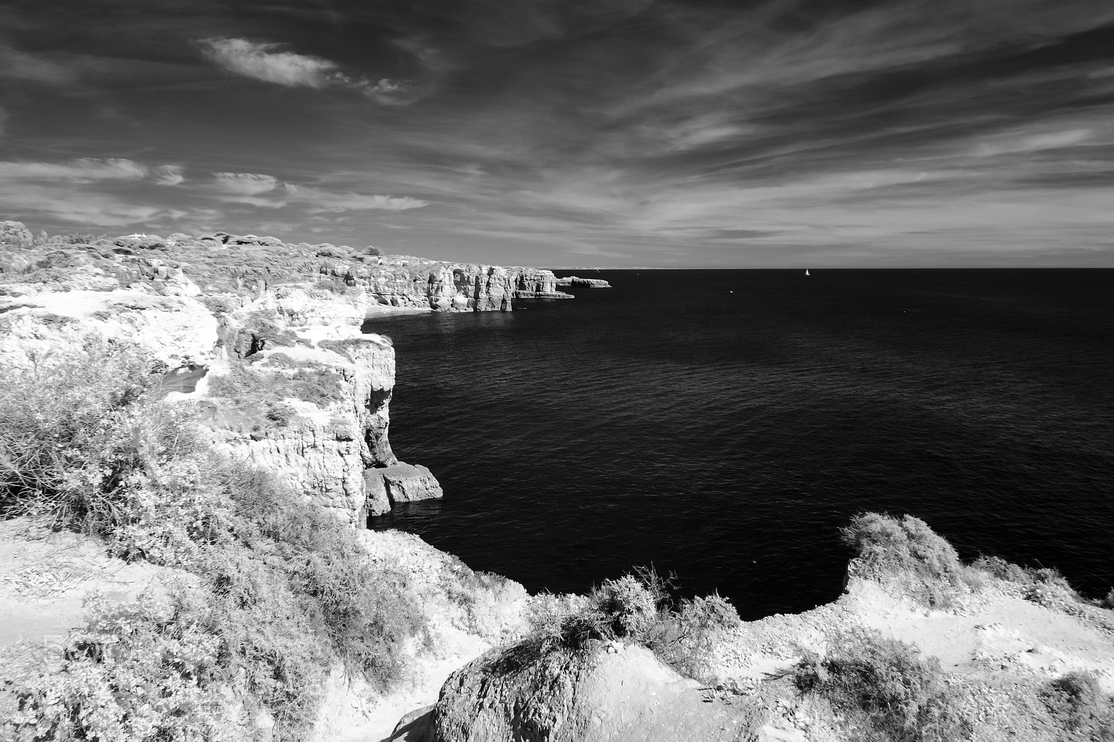 Canon EOS 400D (EOS Digital Rebel XTi / EOS Kiss Digital X) sample photo. Infrared cliffs photography