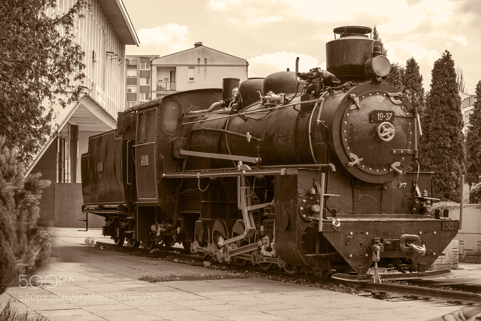 Nikon D600 sample photo. Train taxi photography