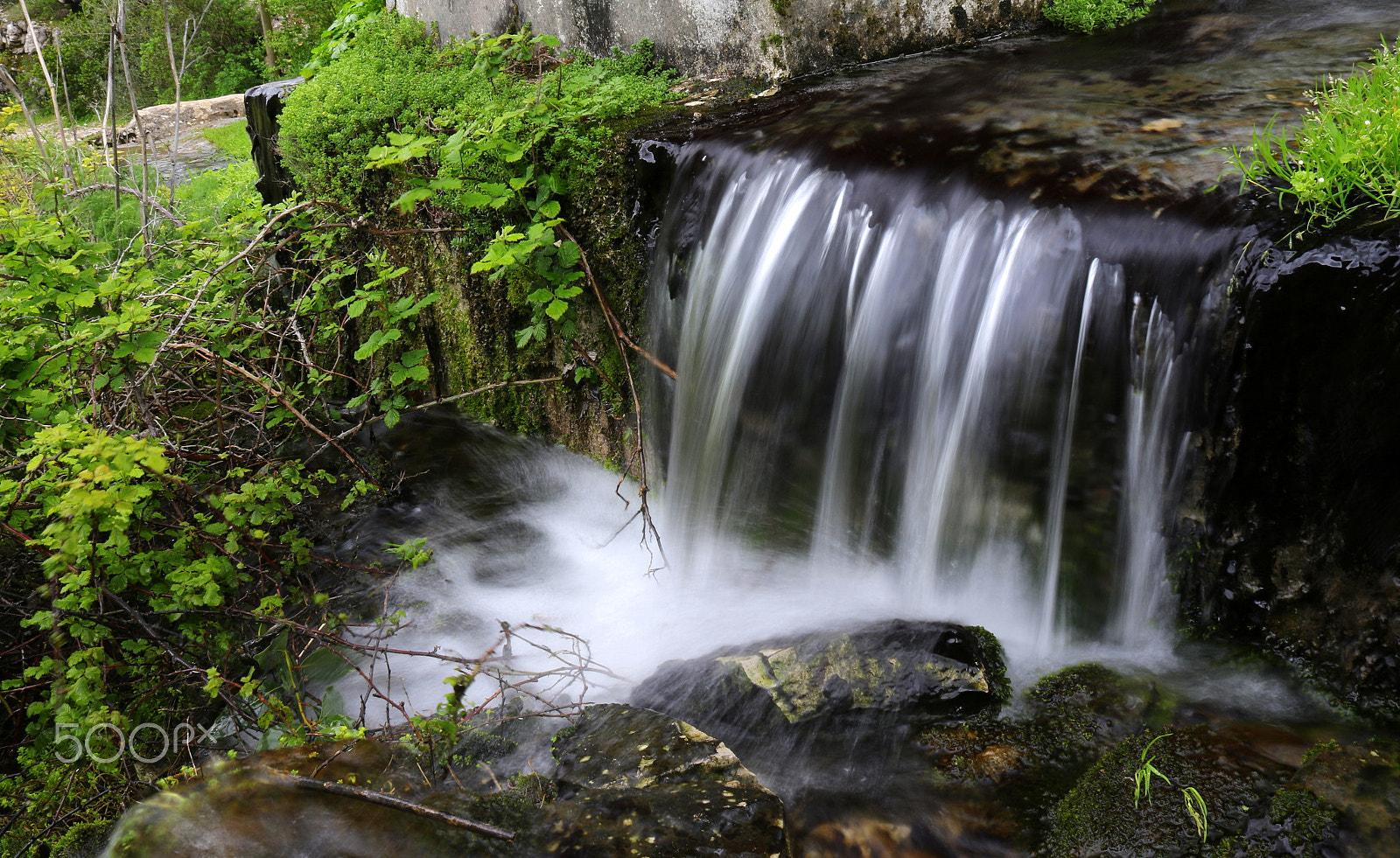 Canon EF-S 18-200mm F3.5-5.6 IS sample photo. Water photography