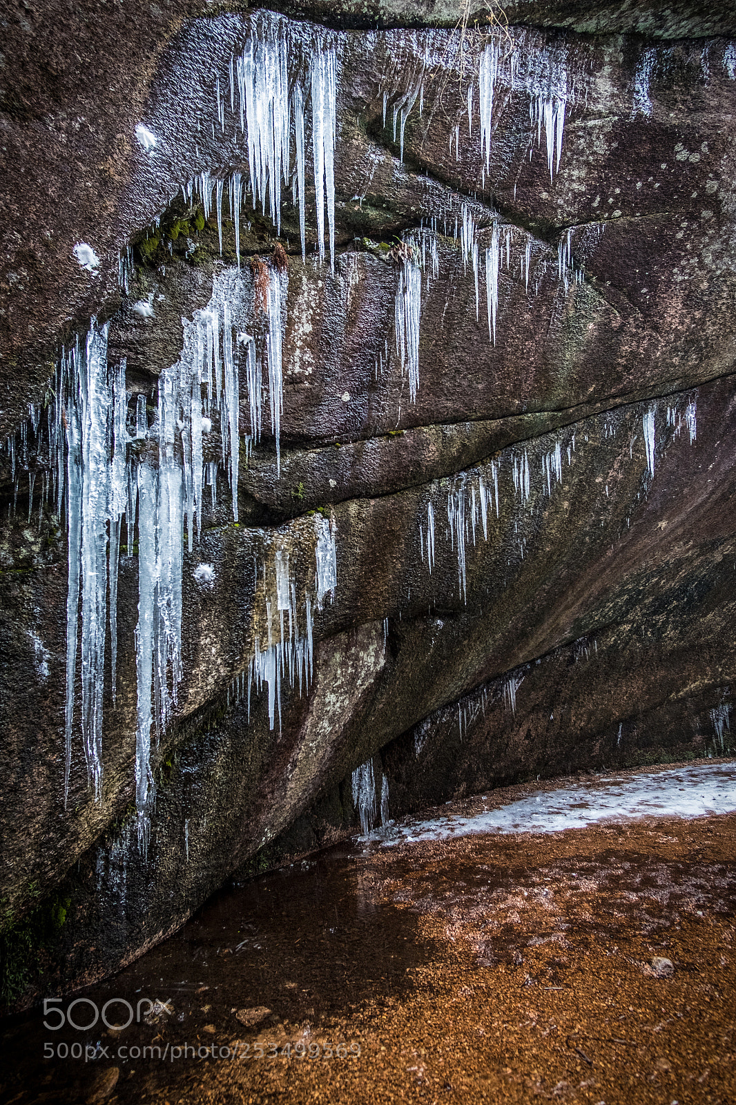 Fujifilm X-T20 sample photo. Icicles on the wall. photography