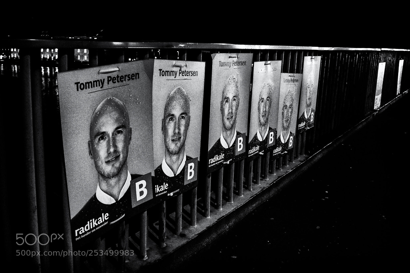 Canon PowerShot G7 X Mark II sample photo. Urban election poster photography
