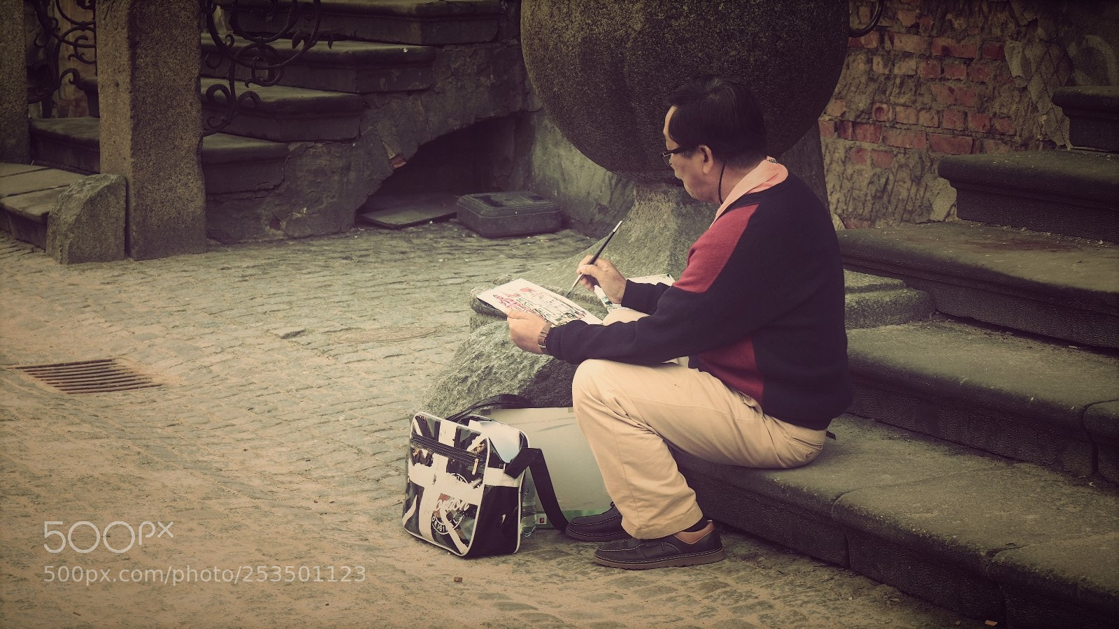 Olympus OM-D E-M10 II sample photo. Artist photography