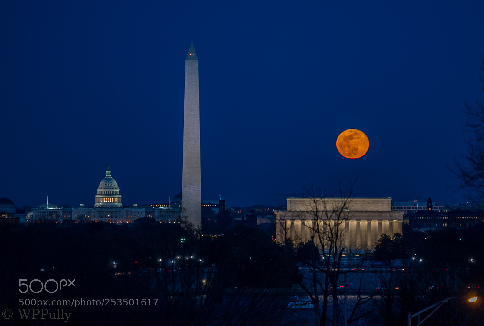 Nikon D5 sample photo. Moon over wahington dc photography