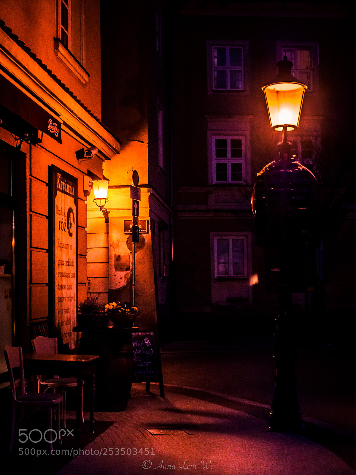 Olympus PEN E-PL5 sample photo. Streetlight photography