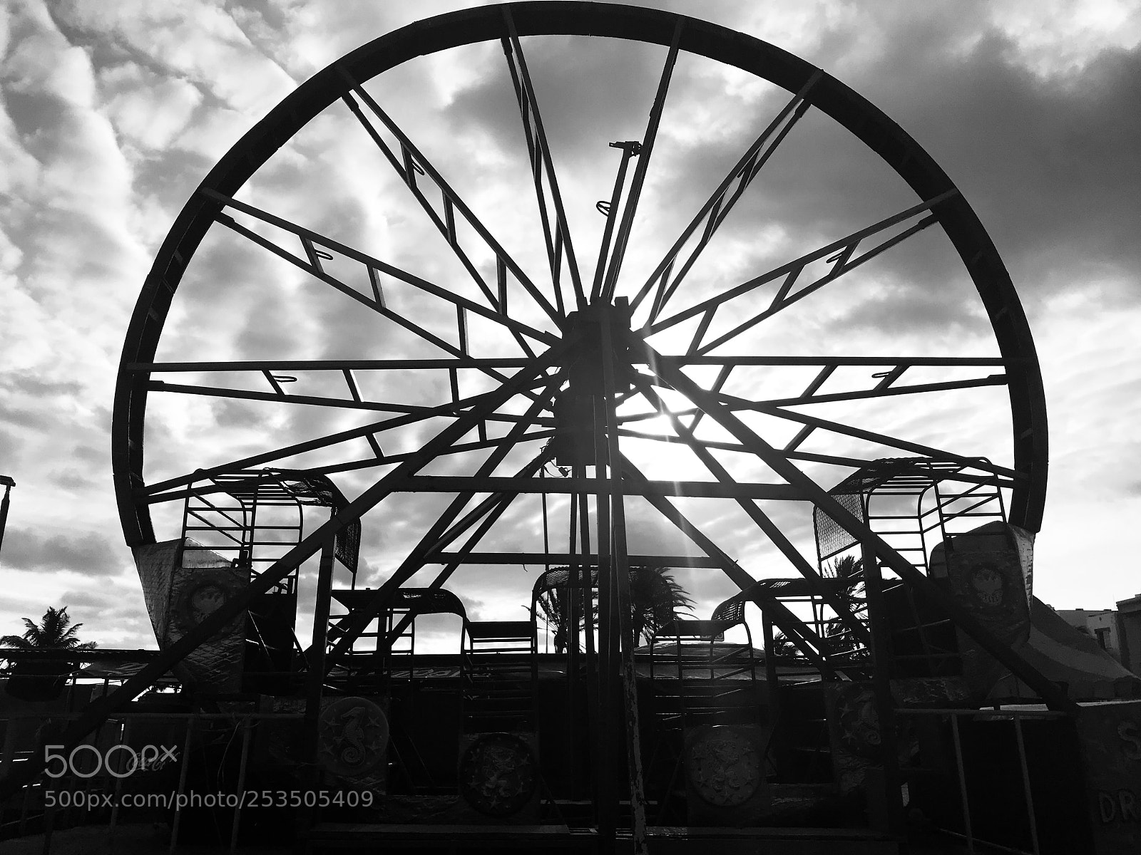 Apple iPhone 7 sample photo. Ferris wheel photography
