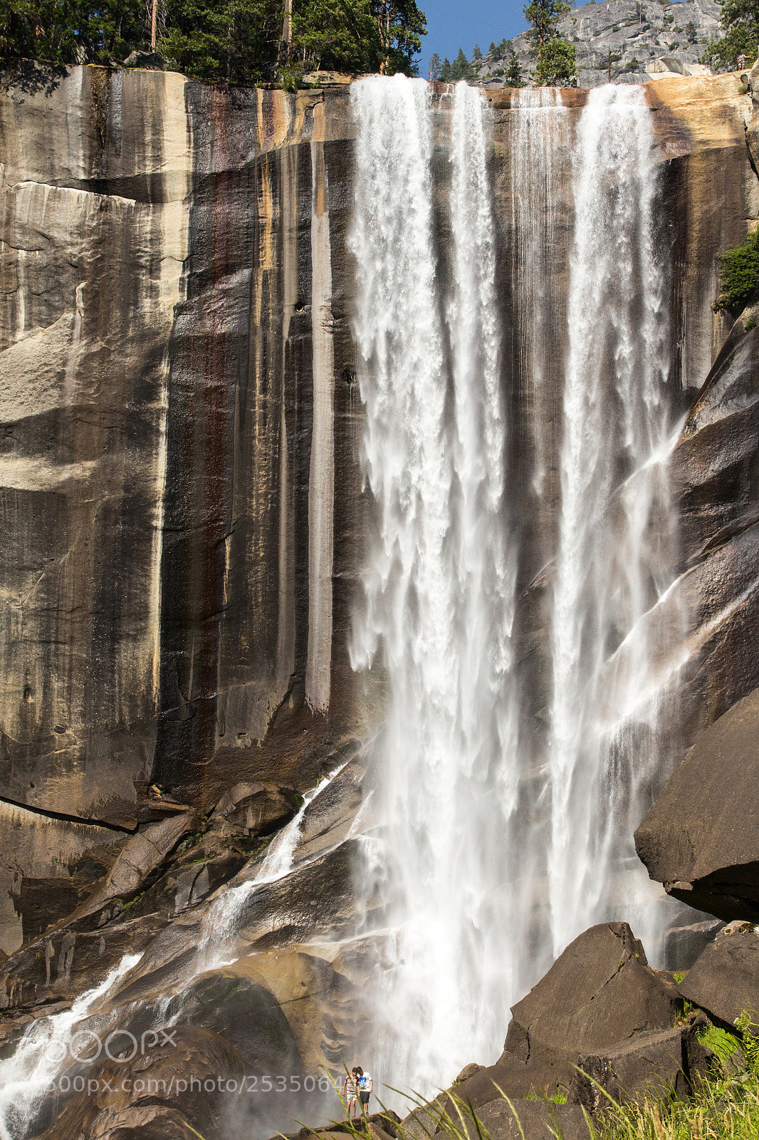 Canon EOS 600D (Rebel EOS T3i / EOS Kiss X5) sample photo. Vernal falls versus humans photography