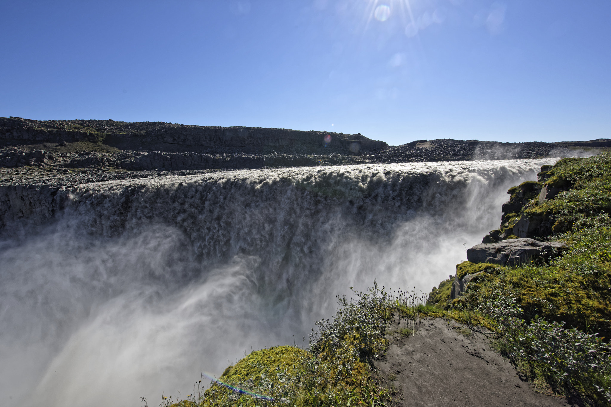Nikon AF-S Nikkor 14-24mm F2.8G ED sample photo. Hiking trails by dettifoss.europe most powerful waterfall. photography