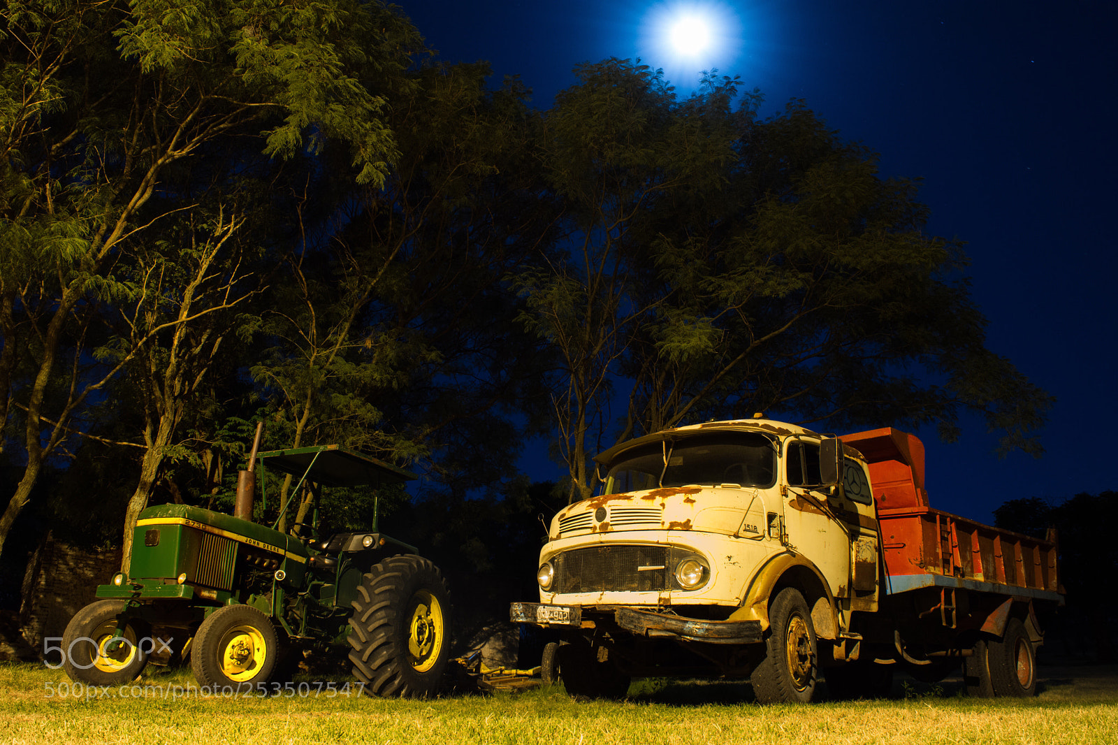 Nikon D5200 sample photo. Old truck at night  photography