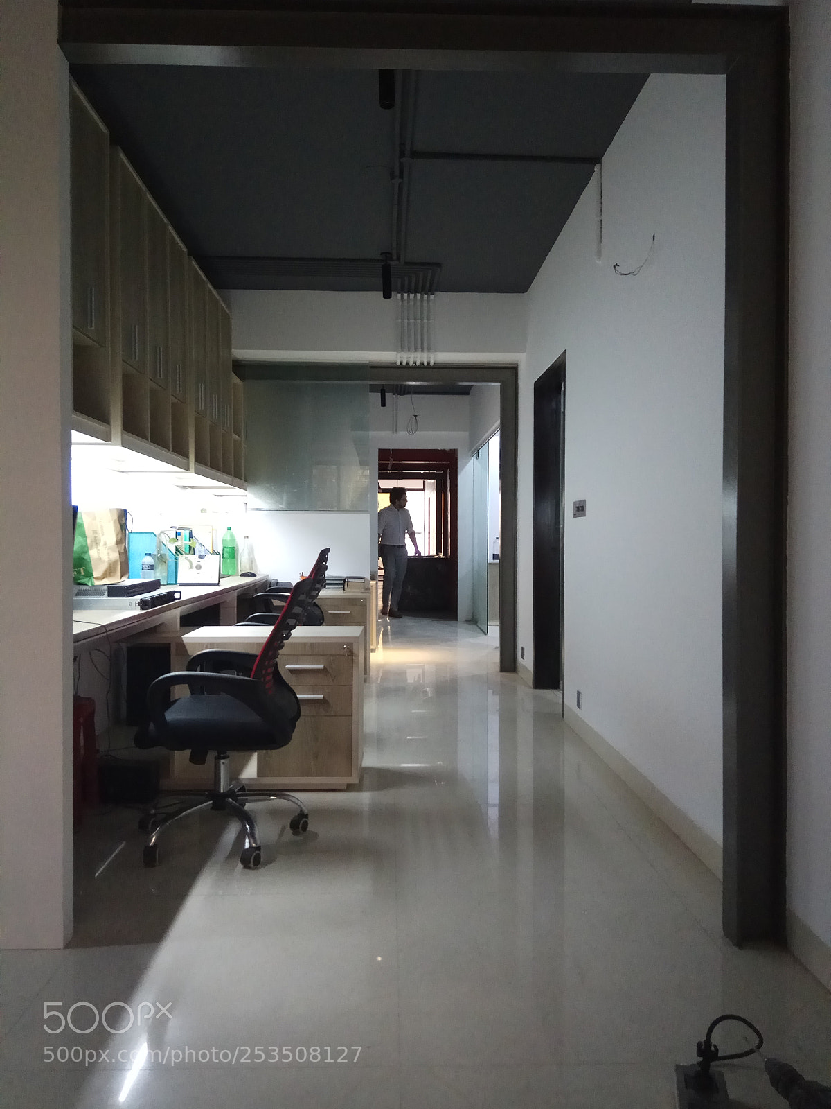 Xiaomi Redmi Note 4X sample photo. Corridor to the creative photography