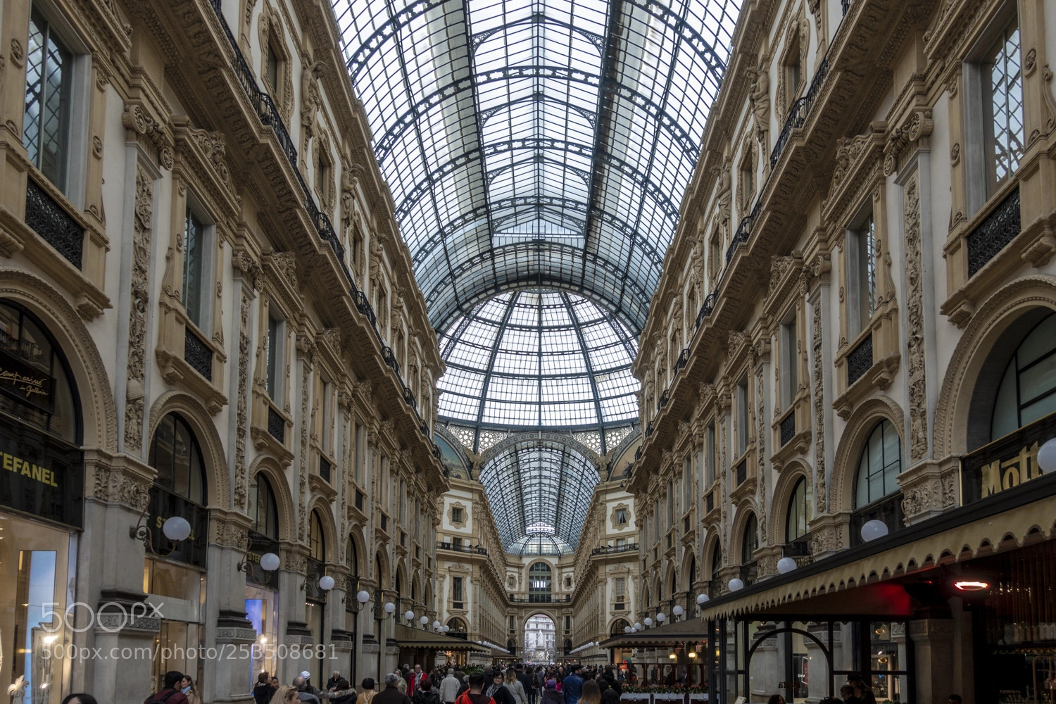 Sony DSC-RX100M5 sample photo. Galleria milano photography