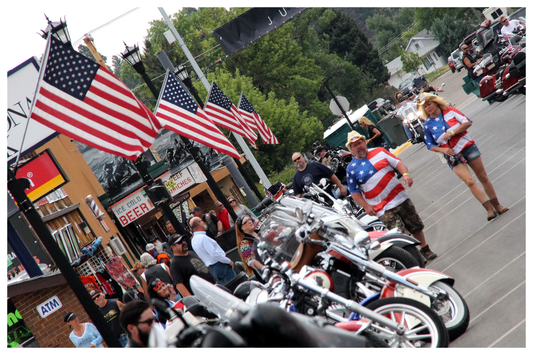 Canon EOS 650D (EOS Rebel T4i / EOS Kiss X6i) + Canon TS-E 90mm F2.8 Tilt-Shift sample photo. Sturgis patriotico 2016 photography