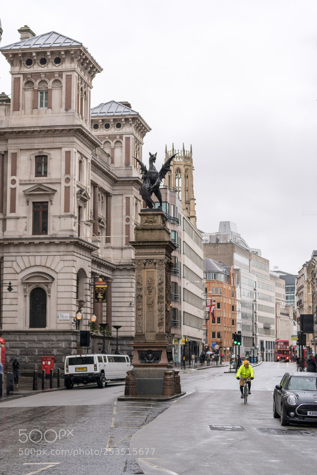 Sony a7R III sample photo. Dragon at the entrance photography
