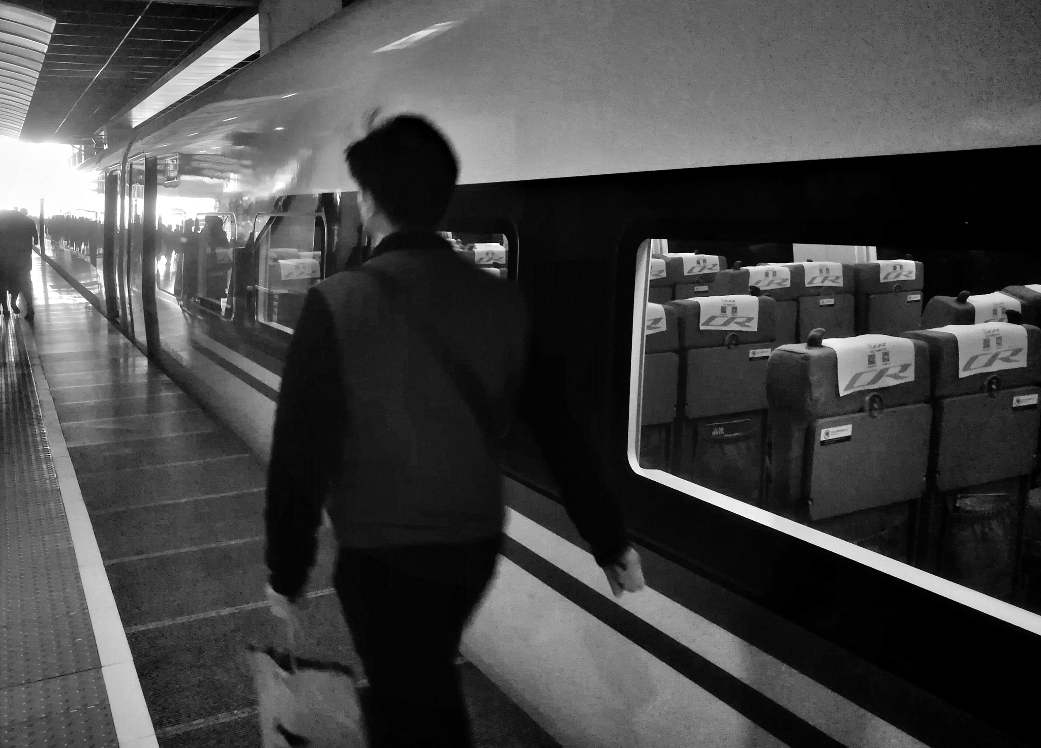 HUAWEI c??Eu?s 6X sample photo. People in the journey photography