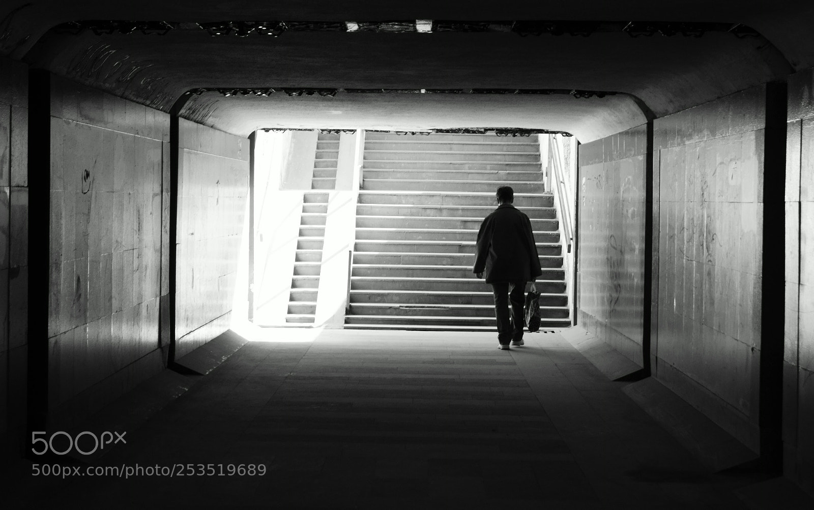 Sony SLT-A58 sample photo. Underground crossing photography