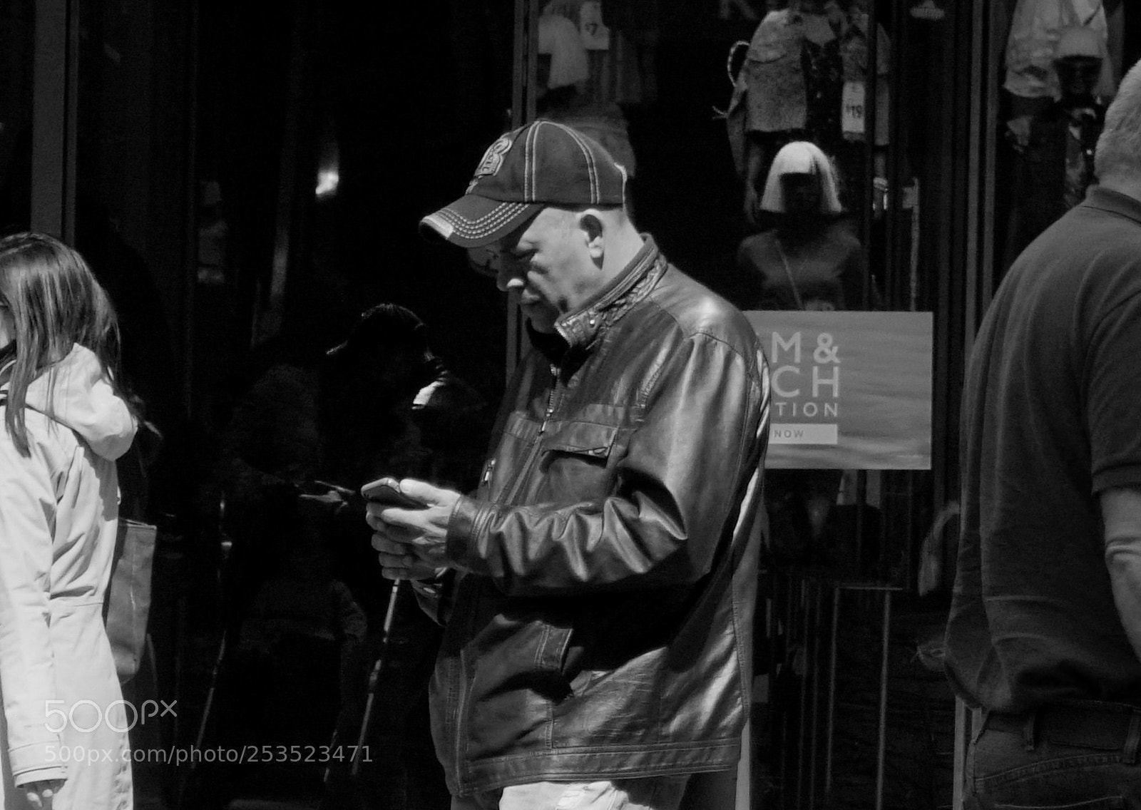 Sony a6500 sample photo. Man in the middle photography
